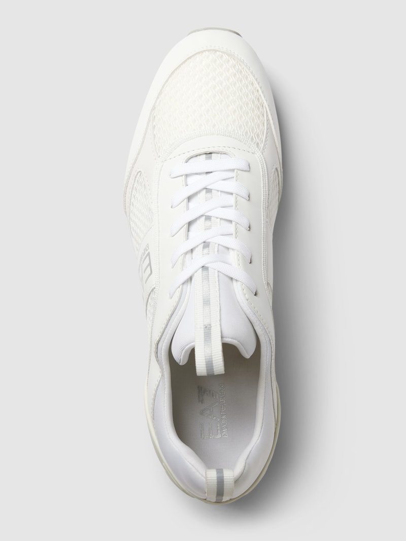Sneaker mit Label-Details in weiß