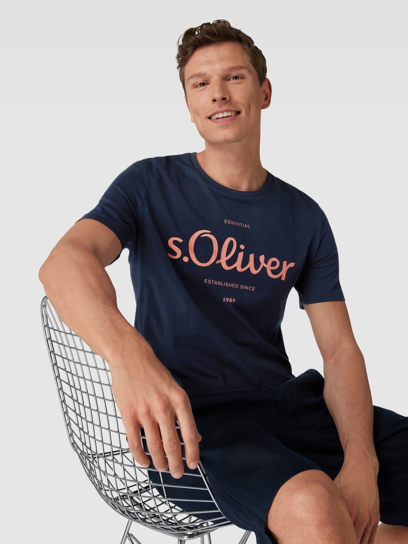 T-Shirt mit Label-Print in marineblau
