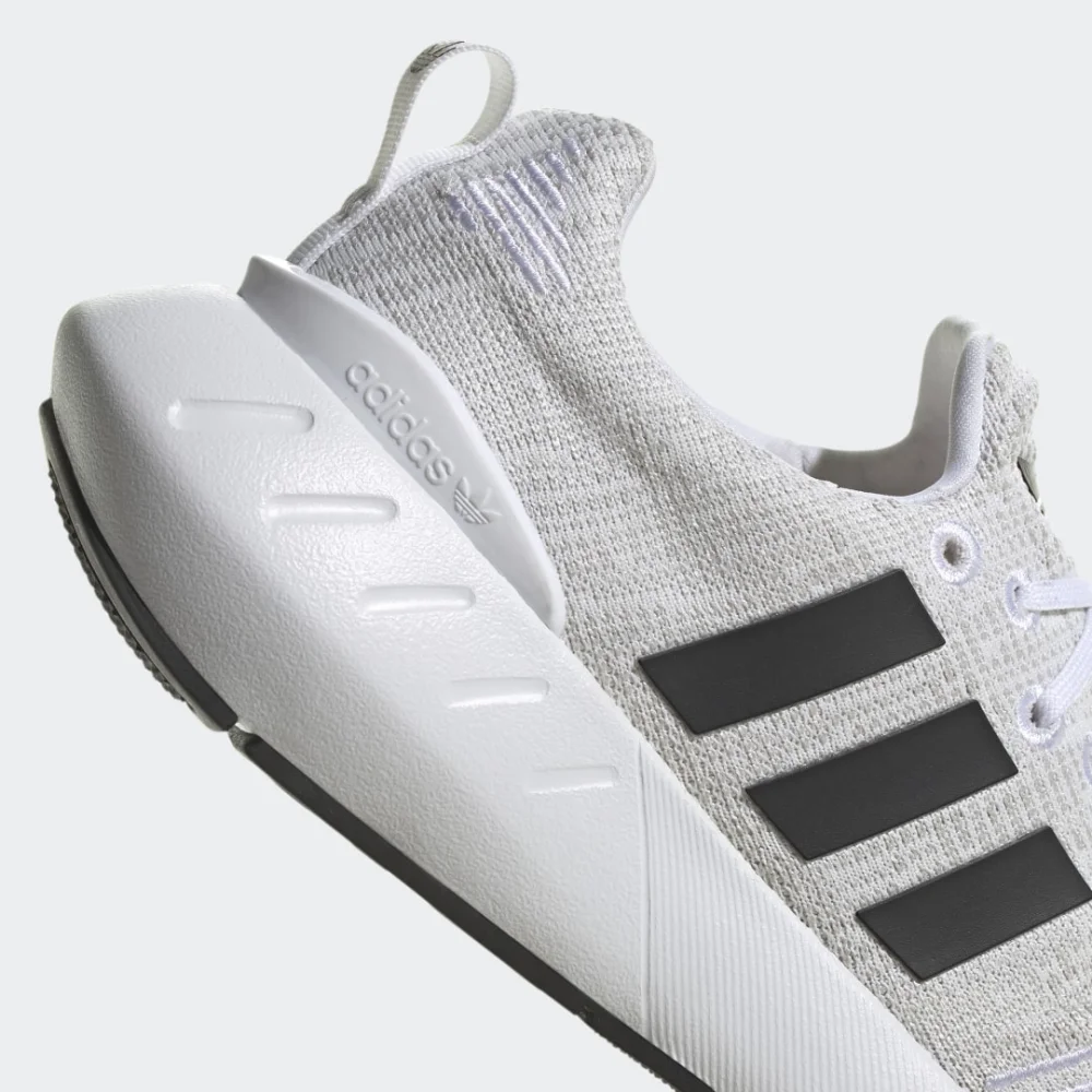 adidas Swift Run 22 GW8179 / weiss