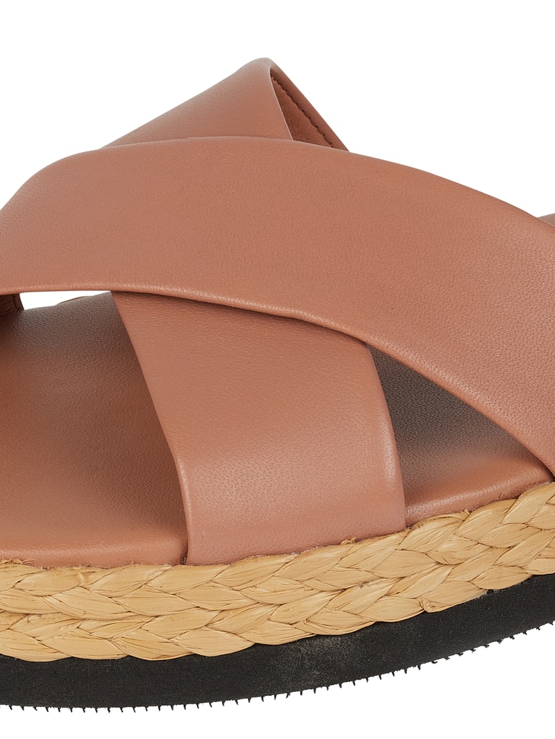 Sandalen aus Leder in camel
