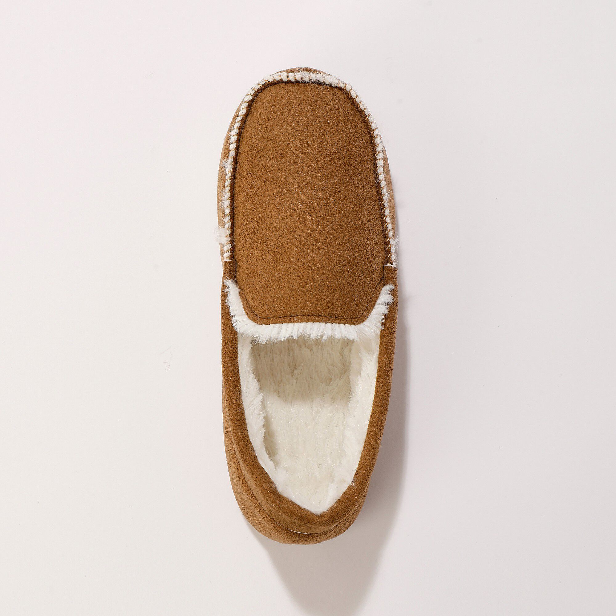 Pantoufles fourrées style mocassin