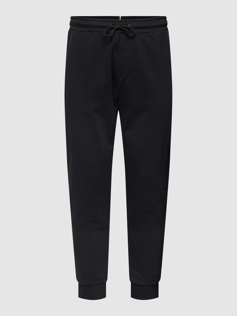 Sweatpants mit Gesäßtasche in schwarz