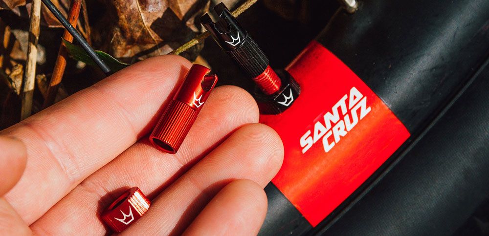 Peaty's Chris King MK2 Tubeless Ventile Accessory Kit kaufen | Bike-Discount