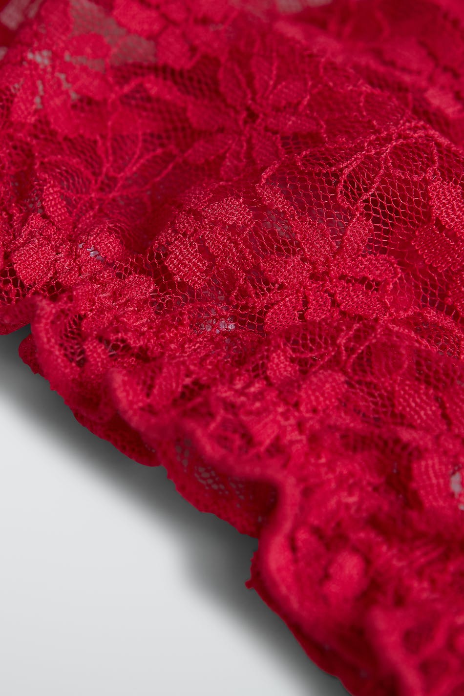 Eva lace string