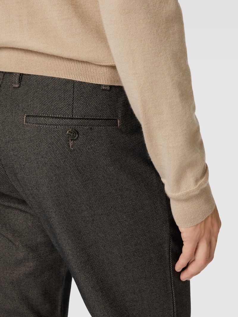 Hose mit seitlichen Eingrifftaschen in hellbraun
