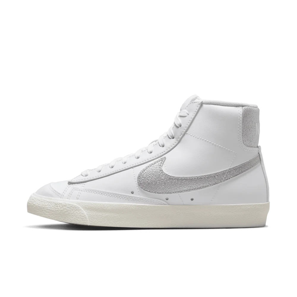 Nike Blazer Mid 77 ESS DQ7574-100 / weiss