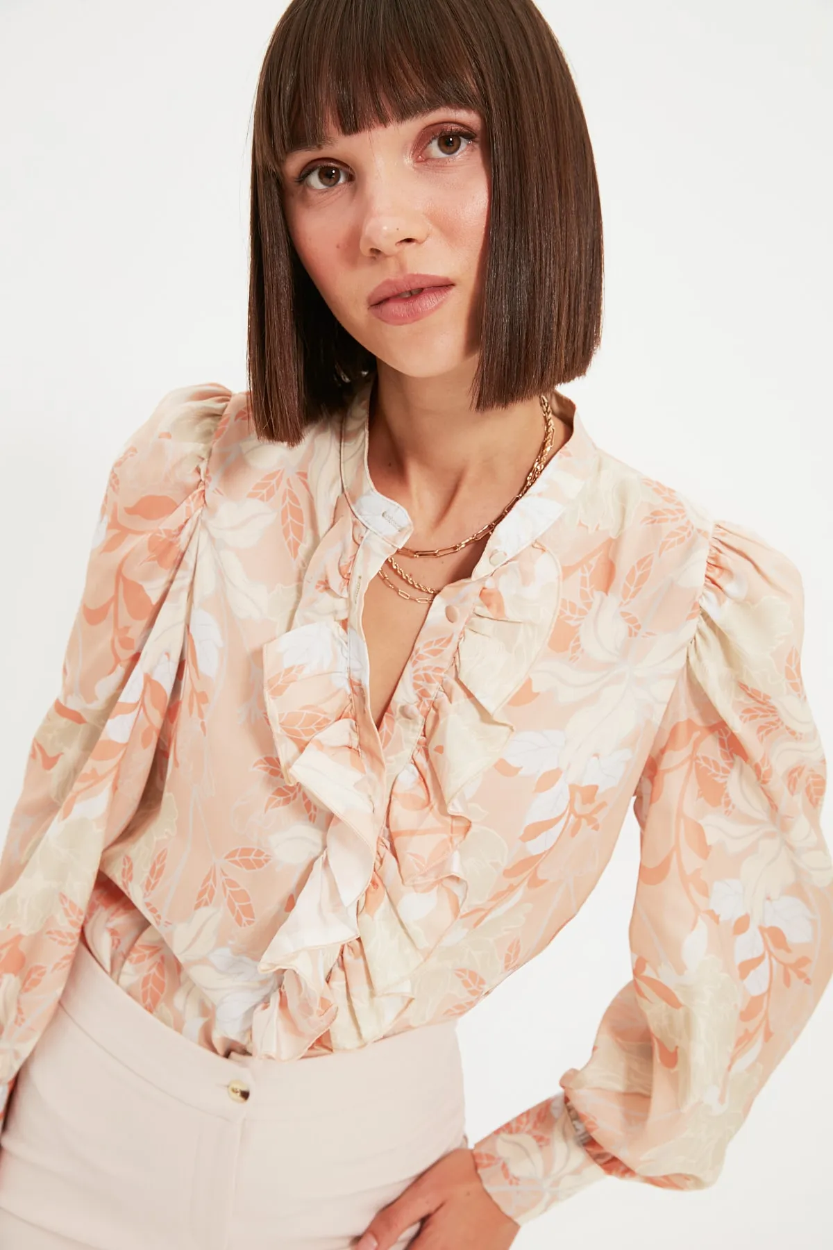 Trendyol Collection  Oranges Blumenmuster - Chiffonhemd mit Rüschen, Regular Fit TWOAW22GO0117