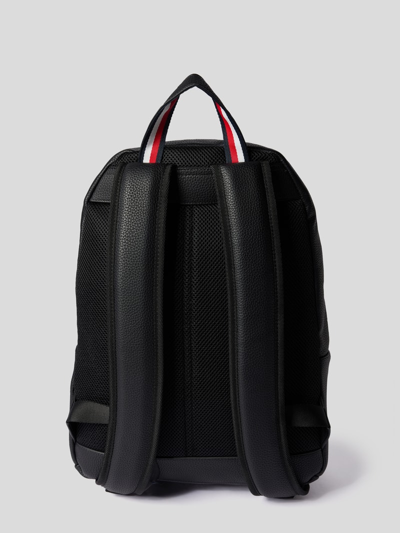 Rucksack in Leder-Optik in schwarz