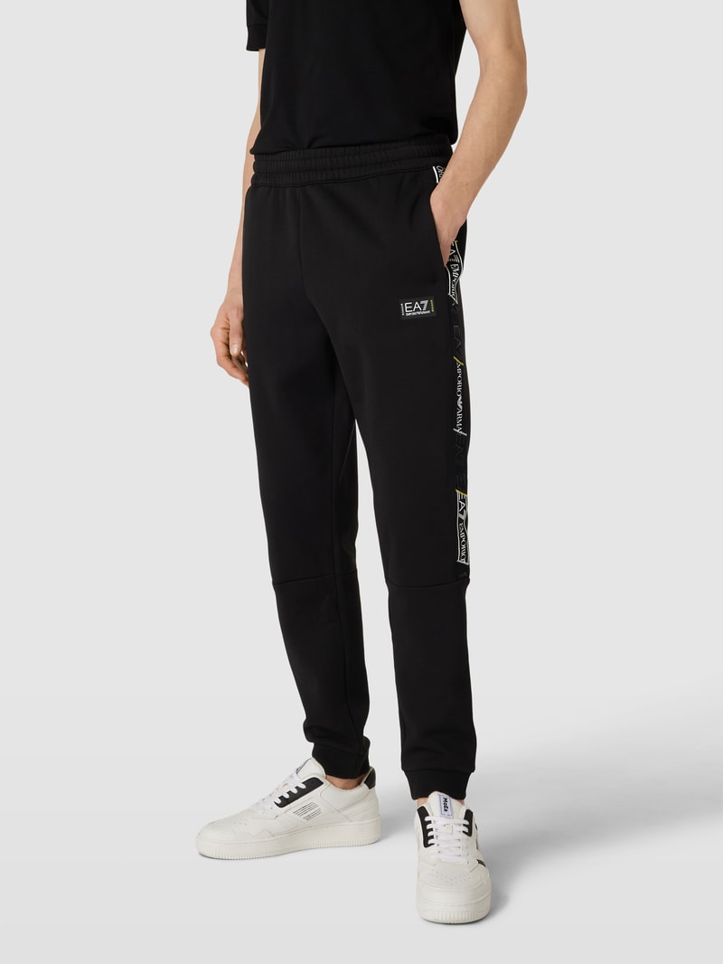 Sweatpants mit Label-Print in schwarz