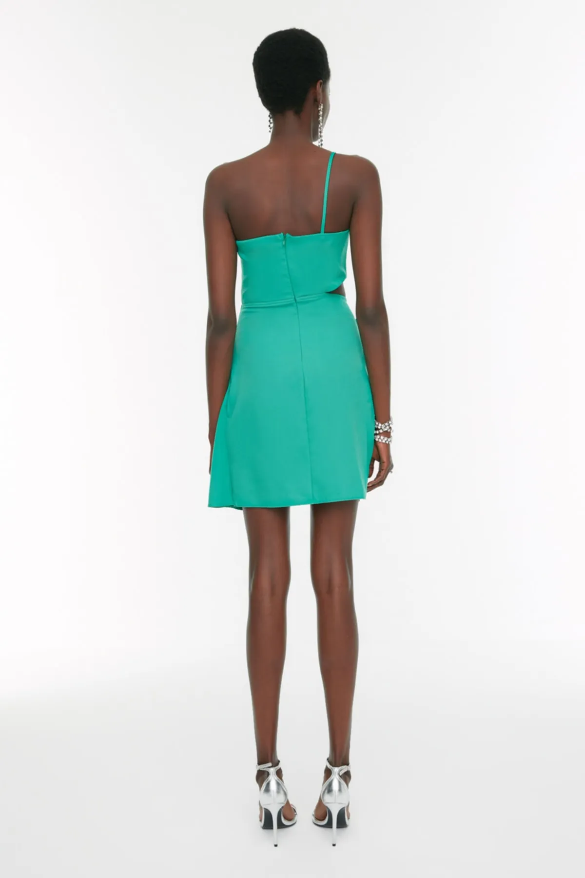 Trendyol Collection  Elegantes Abendkleid mit grünem Taillendetail TPRSS22EL2880