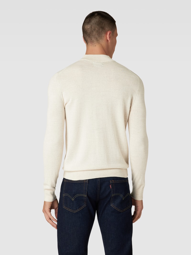 Strickpullover mit Rollkragen in ecru meliert