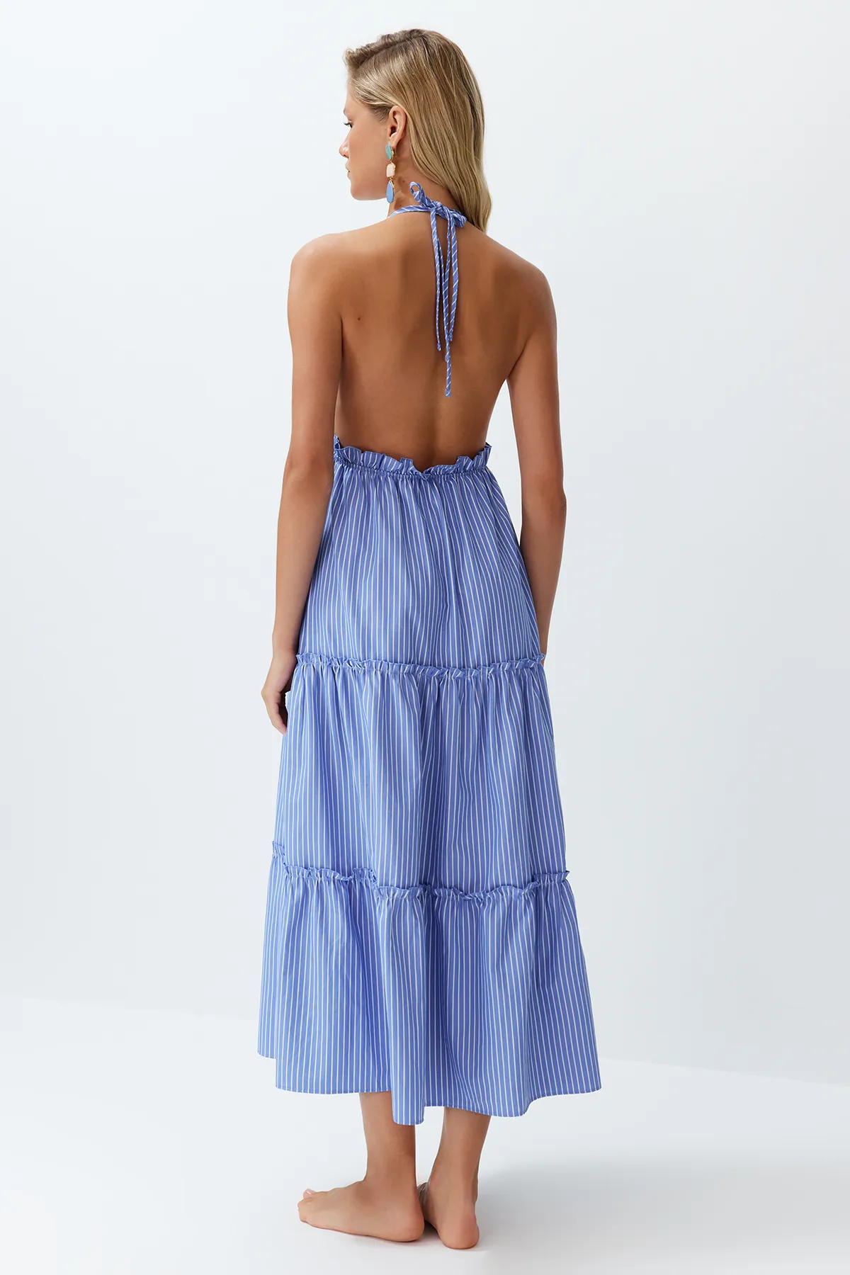 Trendyol Collection  Gestreiftes Maxi-Strandkleid mit gewebten Rüschen TBESS24EL00091
