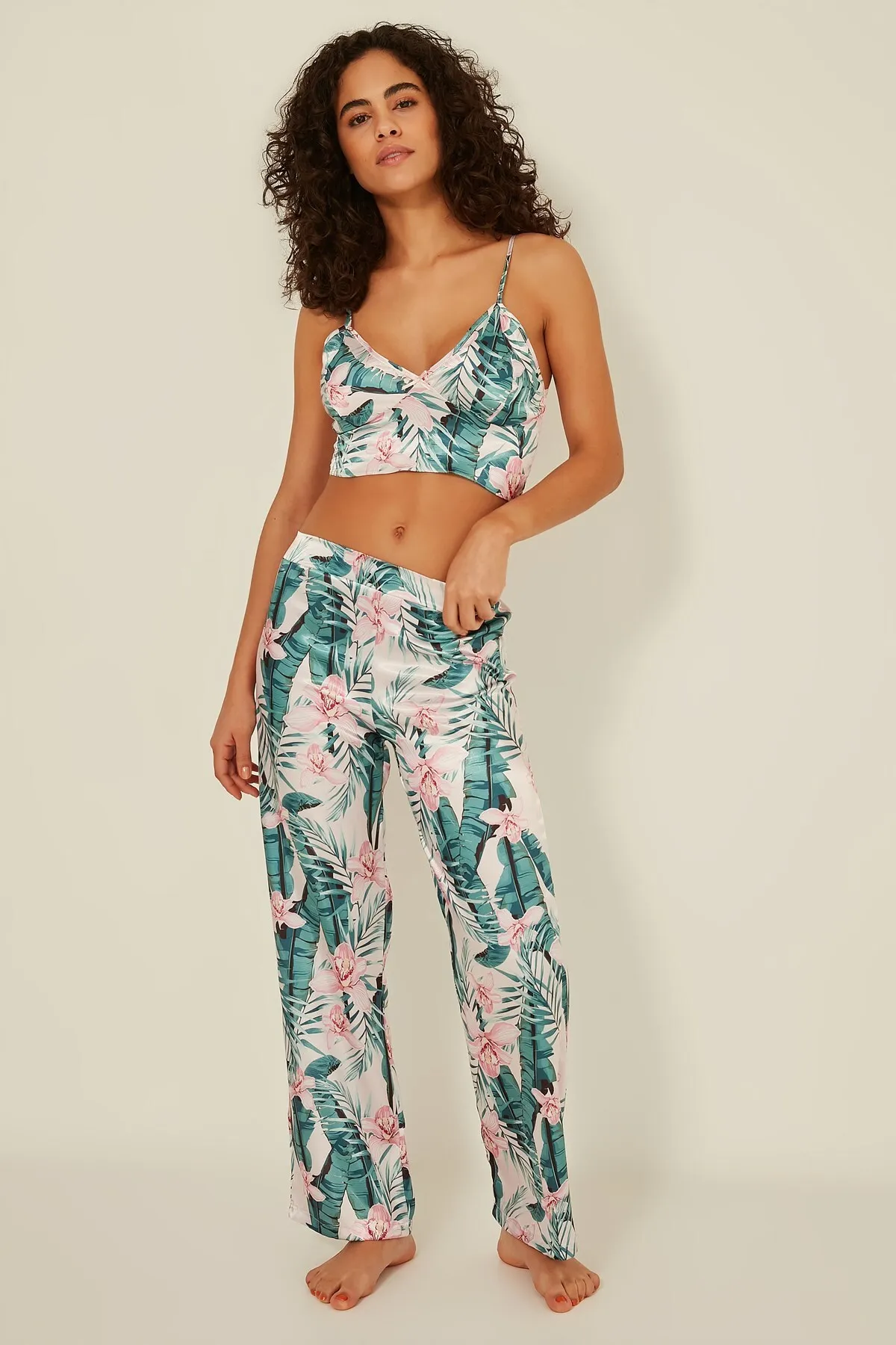 C&City  045 Gemustertes 3-teiliges Satin-Pyjama-Set für Damen Ecru/Grün