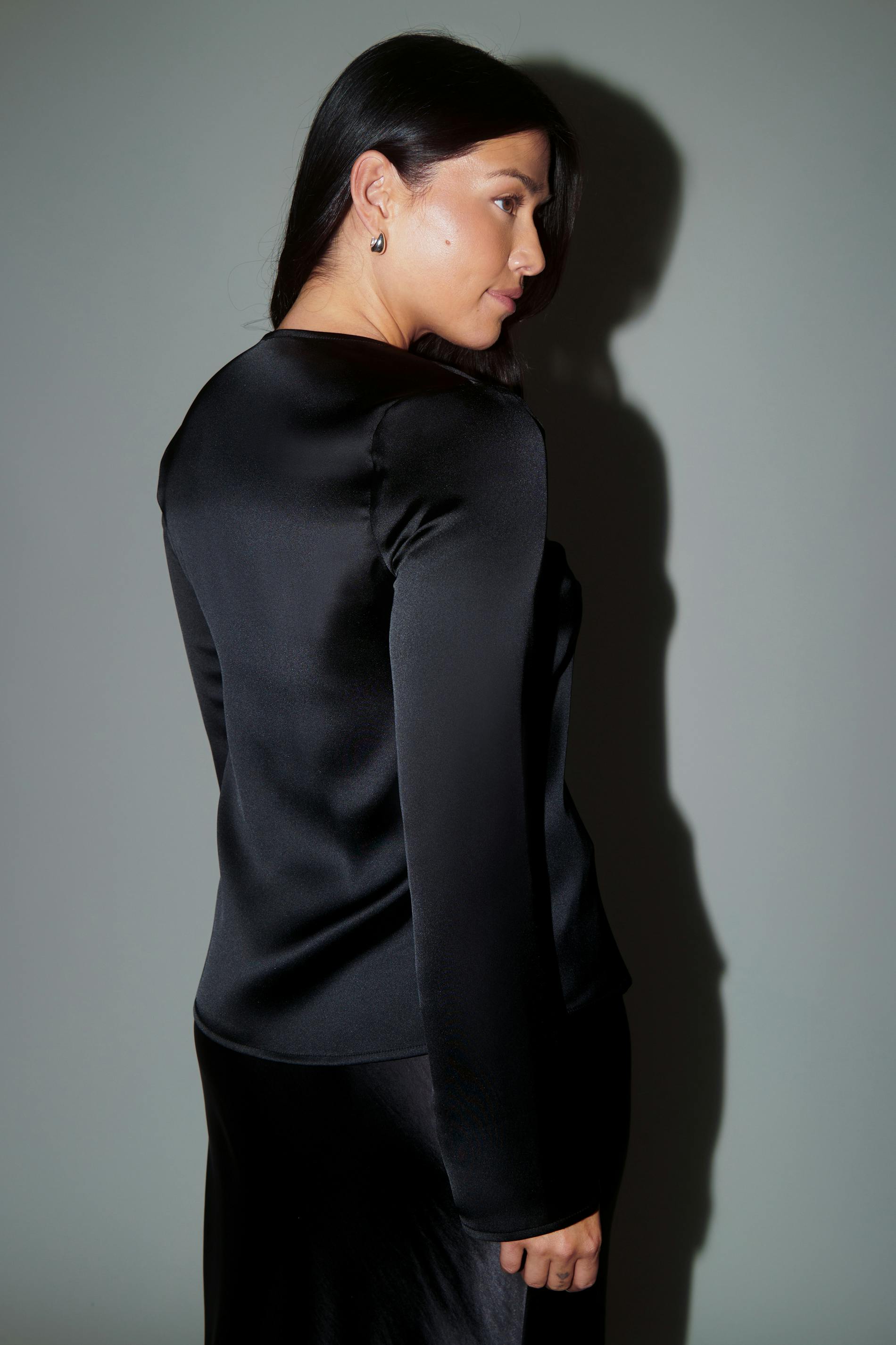 Tie top