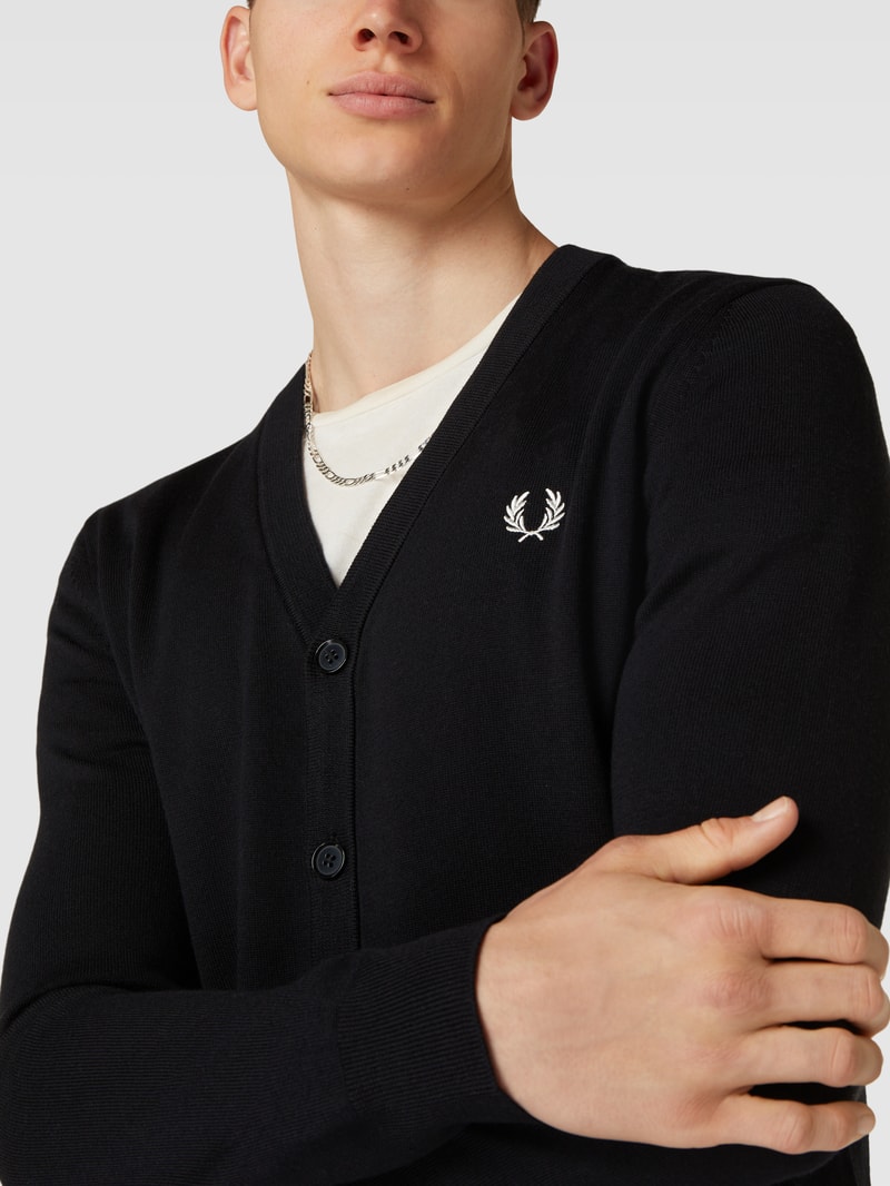 Strickjacke mit Label-Stitching in schwarz