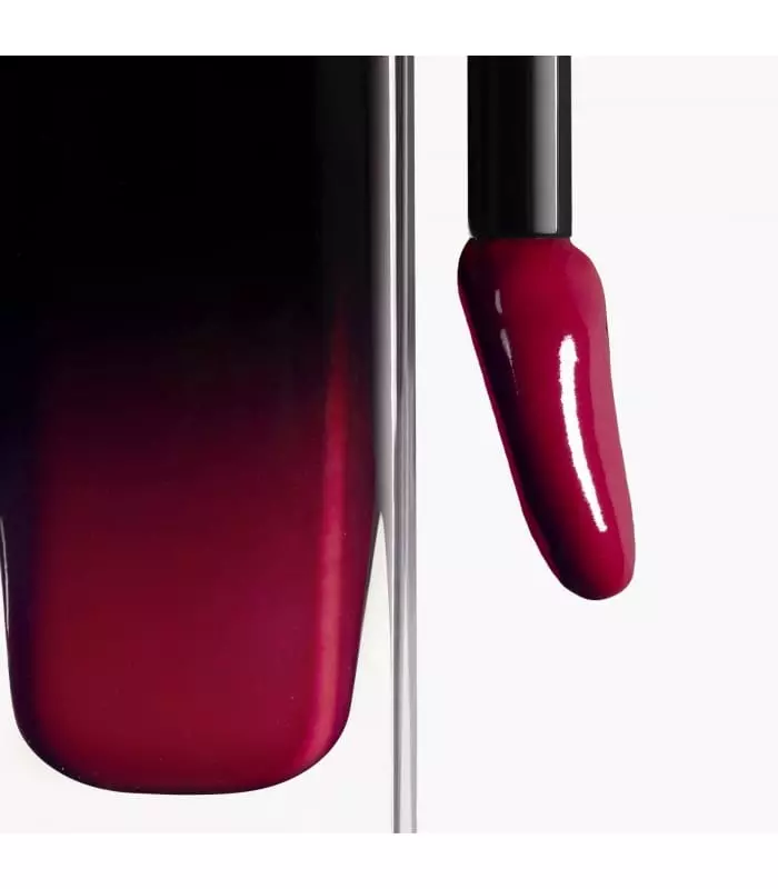 ROUGE ALLURE LAQUE Le rouge liquide brillant ultra tenue