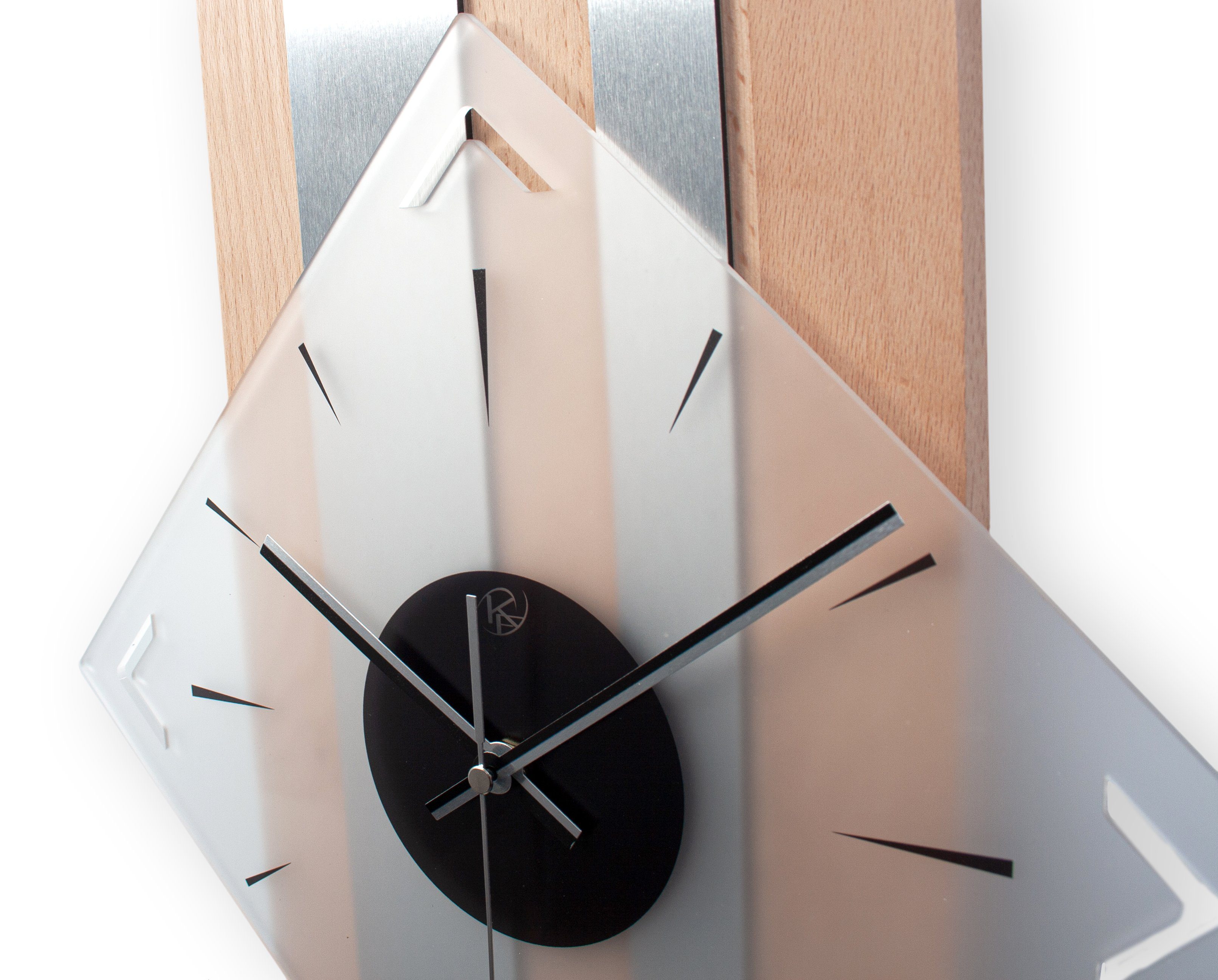 Kreative Feder Wanduhr Designer-Wanduhr „Silver Stripes“ aus hochwertigem Massivholz (ohne Ticken; Funk- oder Quarzuhrwerk; elegant, außergewöhnlich, modern)