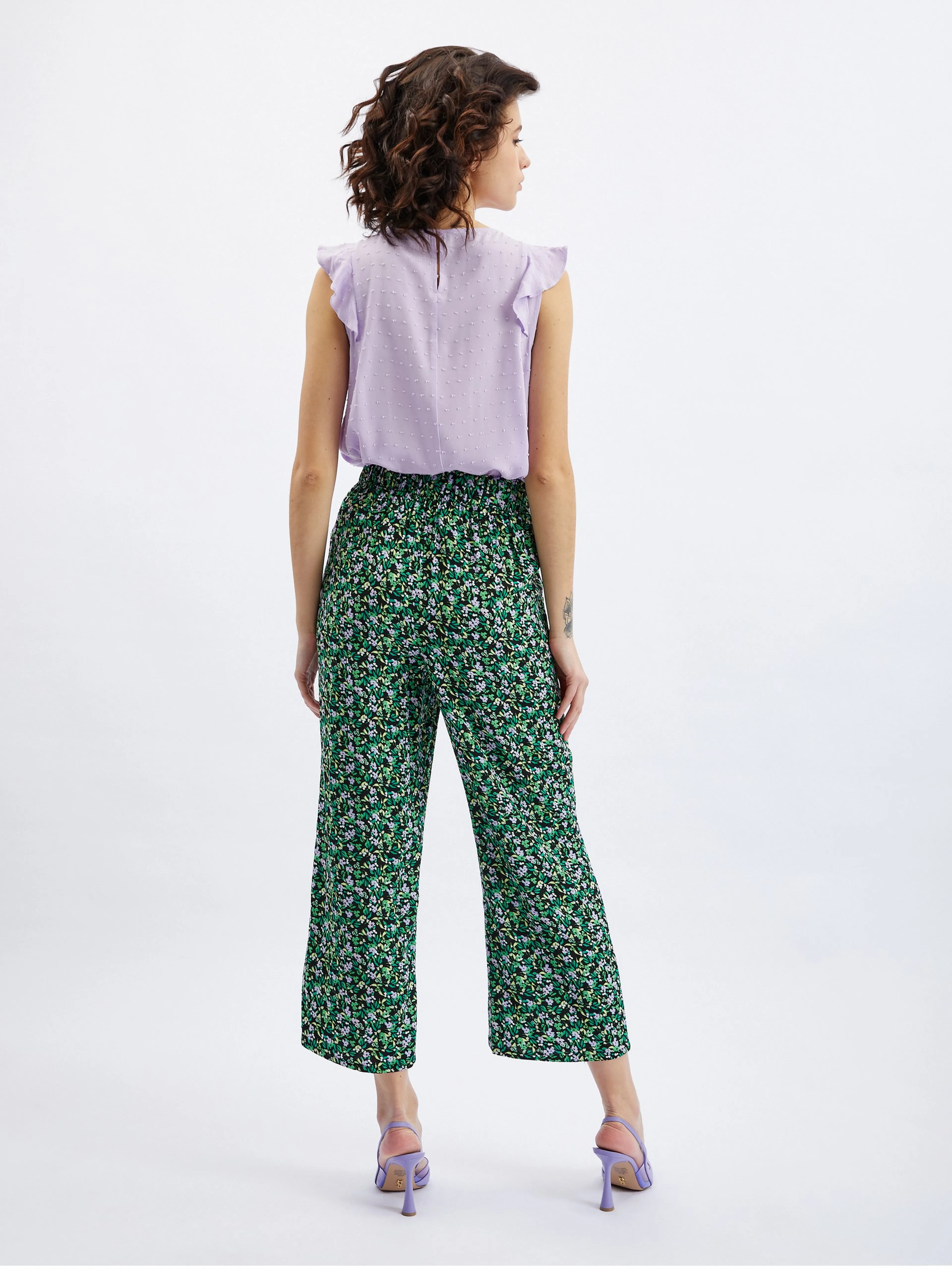 Schwarz-grüne Damenhose mit Blumenmuster ORSAY