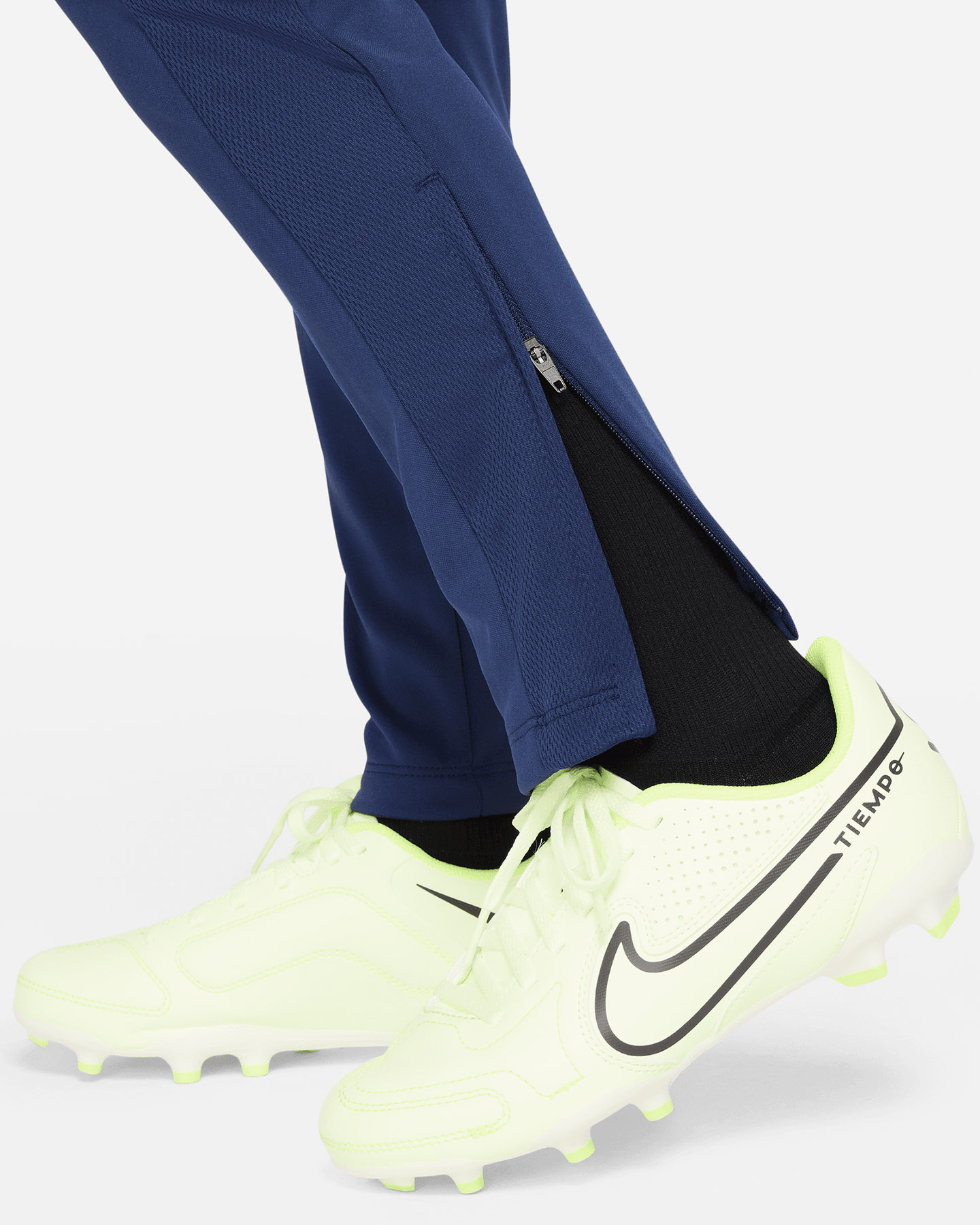 Futbalové šortky Nike Academy 23 Jr. DX5490-410