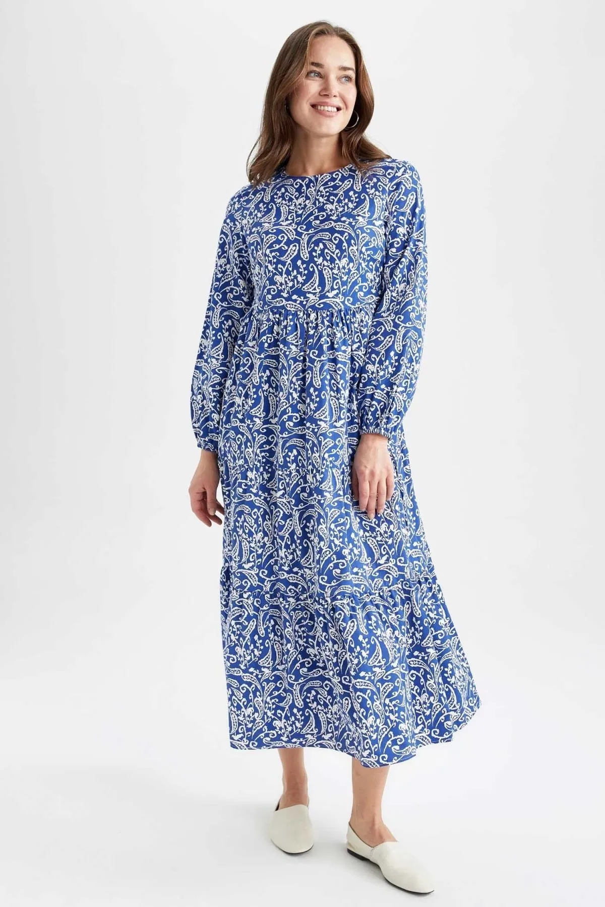 DeFacto  Langärmliges Maxikleid aus geblümtem Popeline mit Rundhalsausschnitt