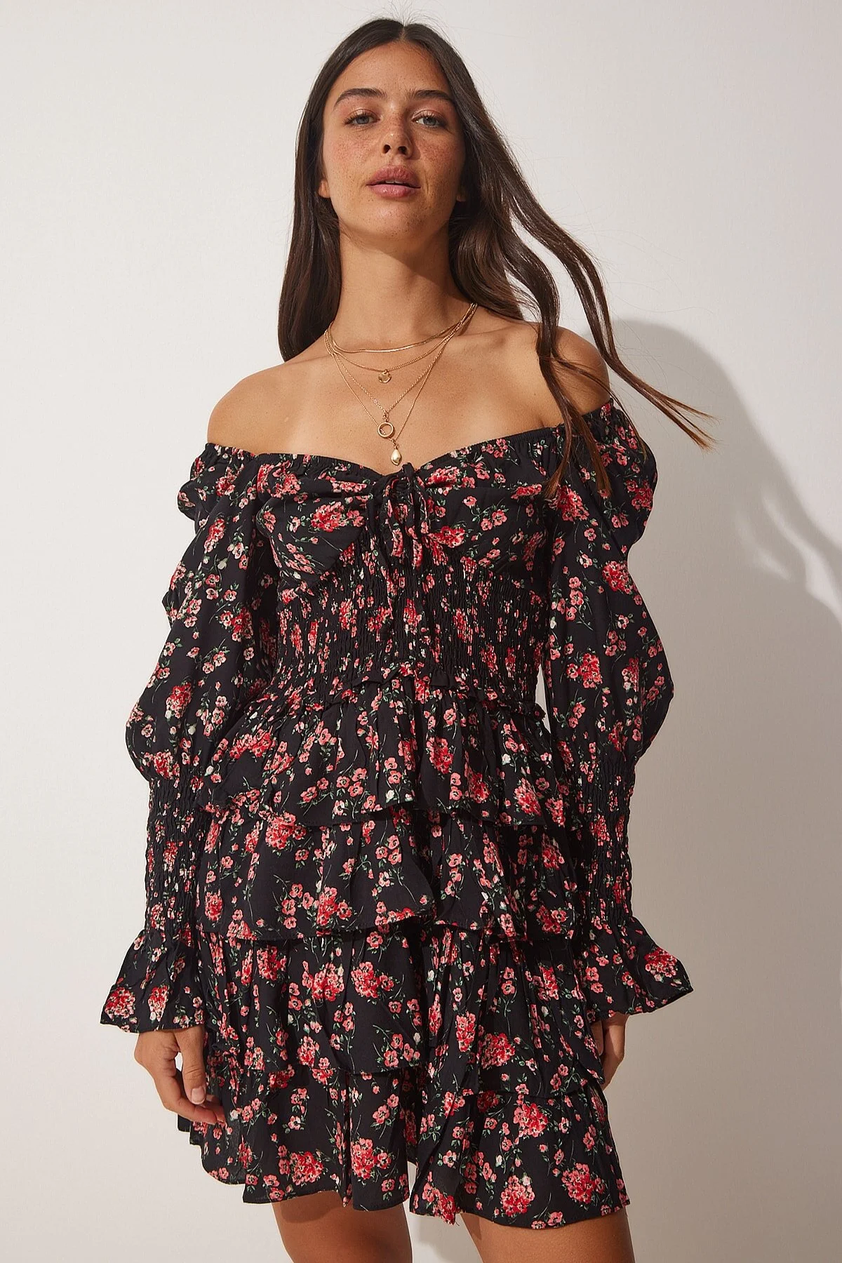 Happiness İstanbul  Schwarzes geblümtes Katkat-Rüschen-Mini-Sommerkleid für Damen FN02947