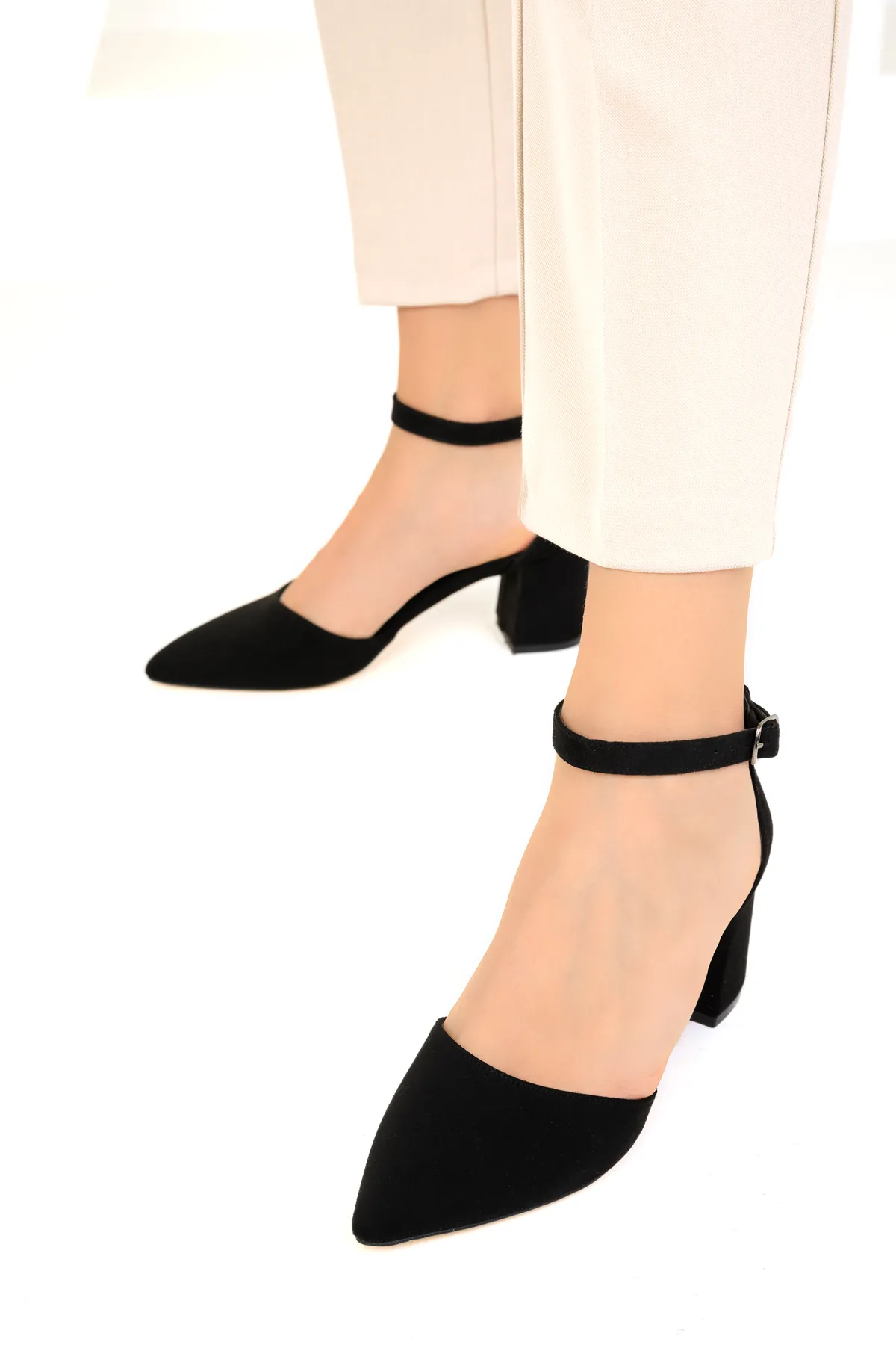 SOHO  Schwarze Wildlederschuhe mit klassischem Absatz für Damen 16823