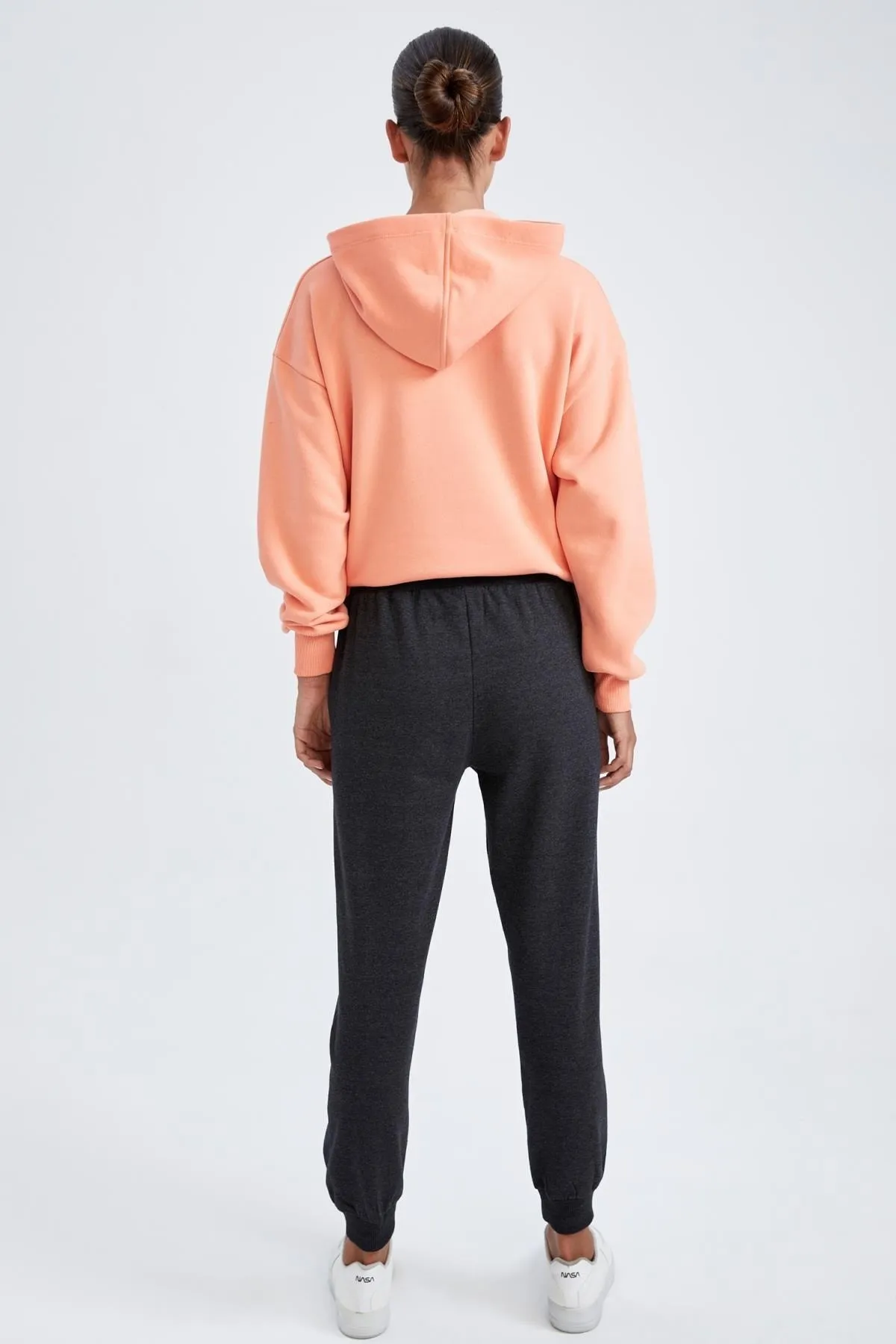 DeFacto  Passform: Standard-Fit-Jogginghose