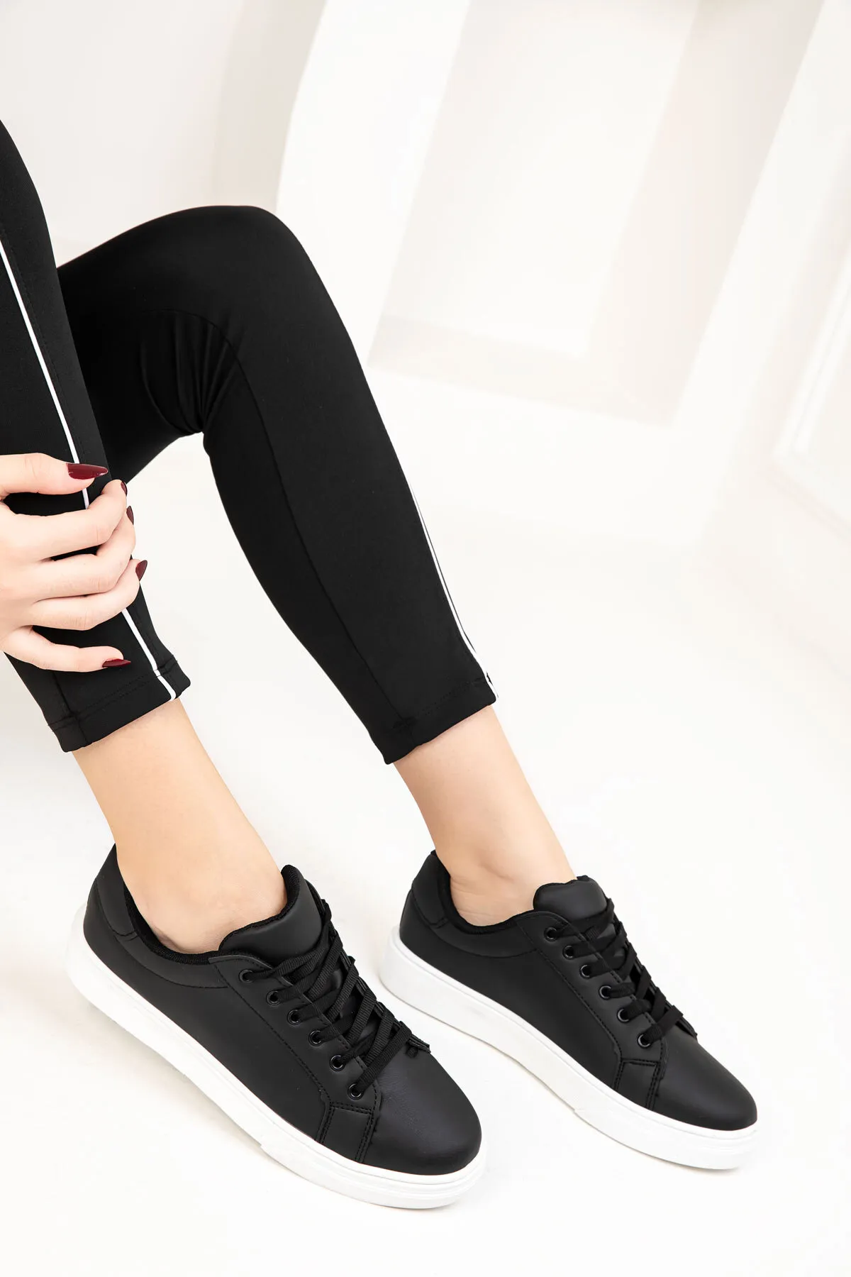 SOHO  Schwarze Damen Sneakers 14395