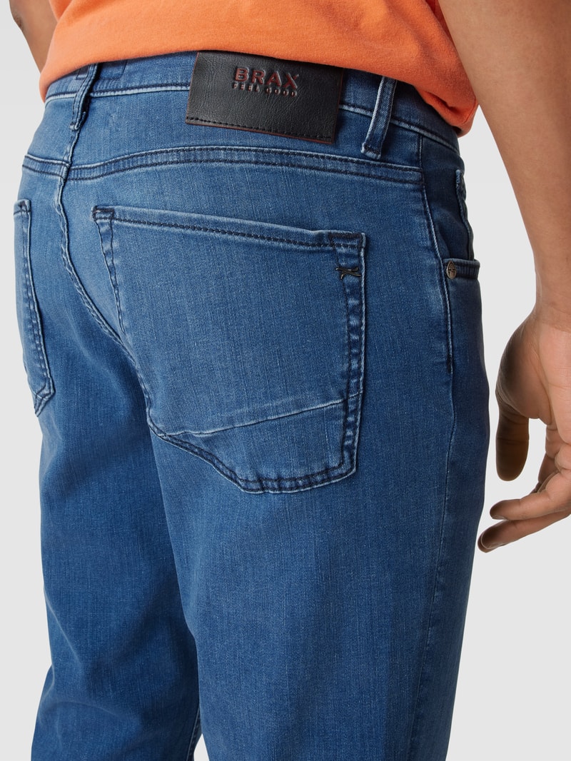 Jeans im 5-Pocket-Design Modell 'Chuck' in hellblau