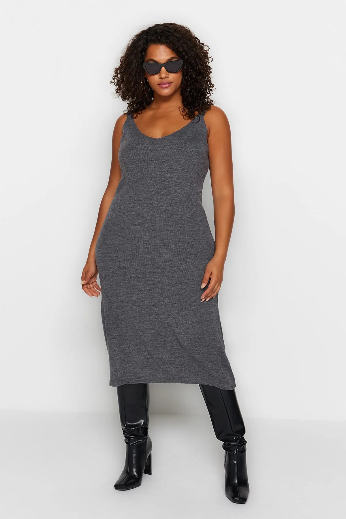 Trendyol Curve  Kamelfarbenes 2-teiliges Strick-Cardigan-Kleid