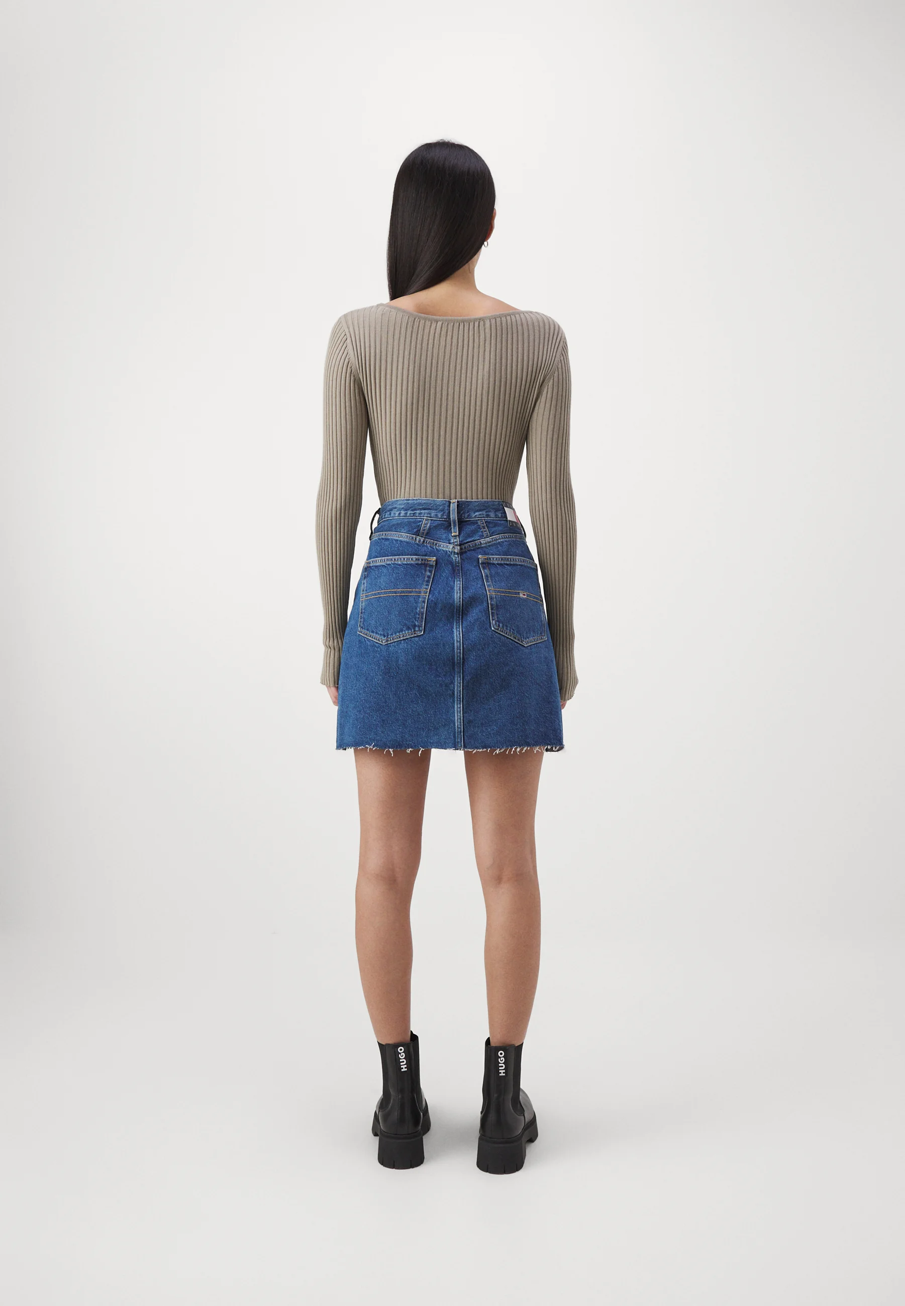 Tommy Jeans MOM SKIRT - Falda vaquera