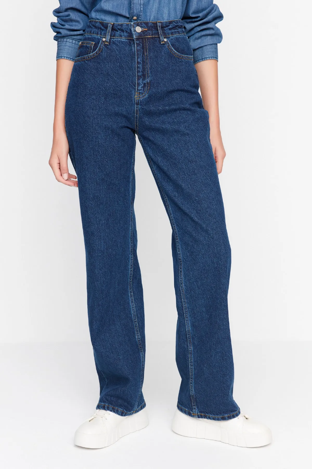 Trendyol Collection  Blaue High Waist Jeans mit weitem Bein im 90er-Stil TWOAW23JE00058
