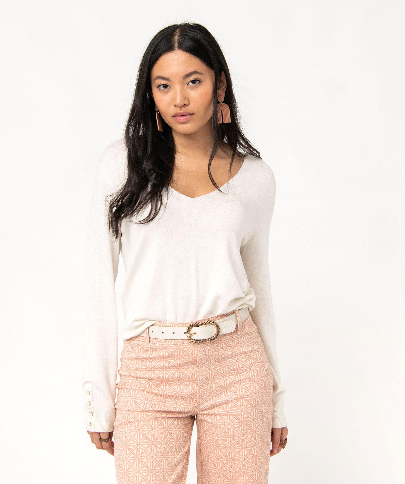 Pull en maille fine à col V et boutons fantaisie femme ecru | GEMO