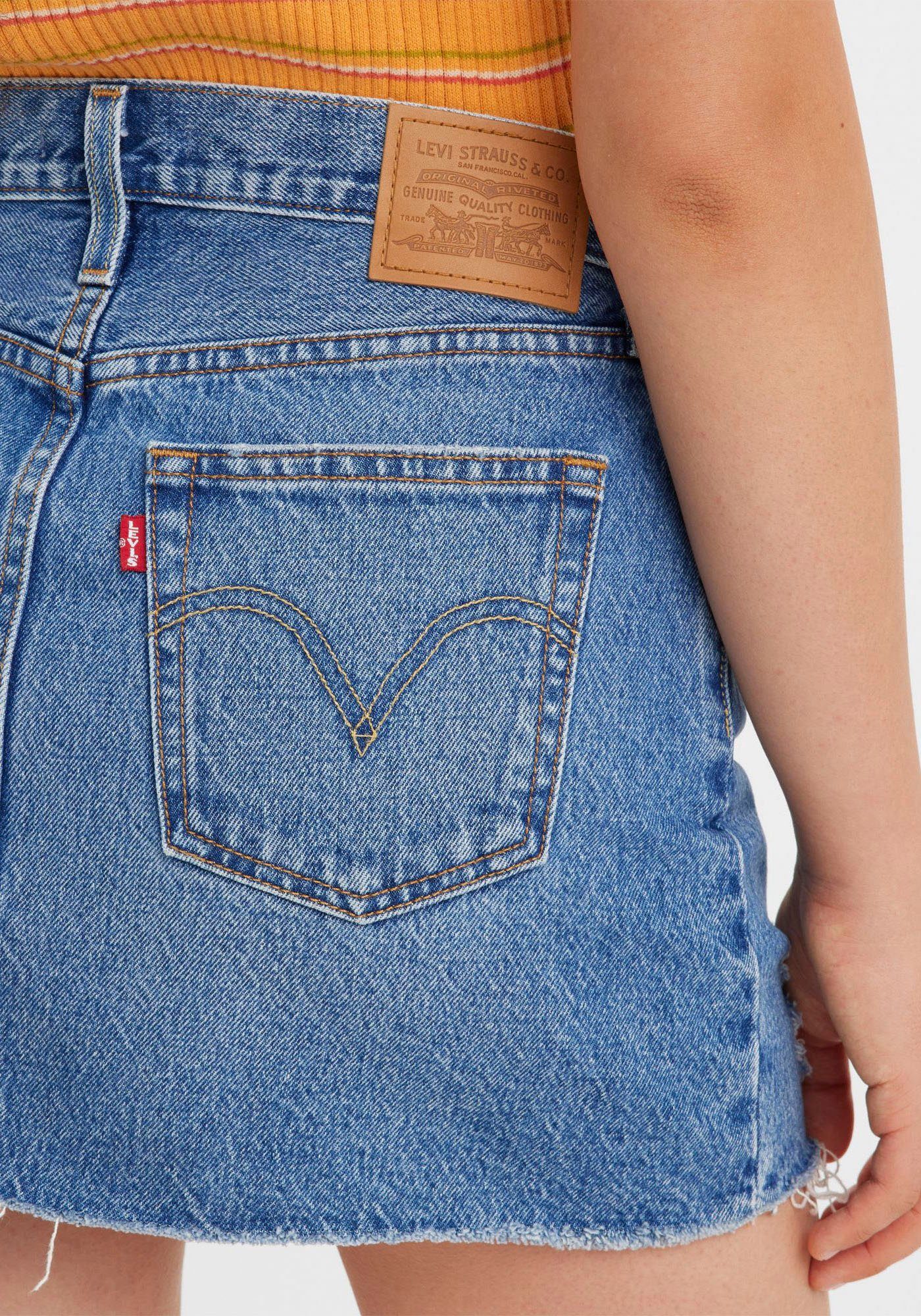 Levi's® Jeansrock ICON SKIRT mit Used-Effekten und ausgefransten Kanten