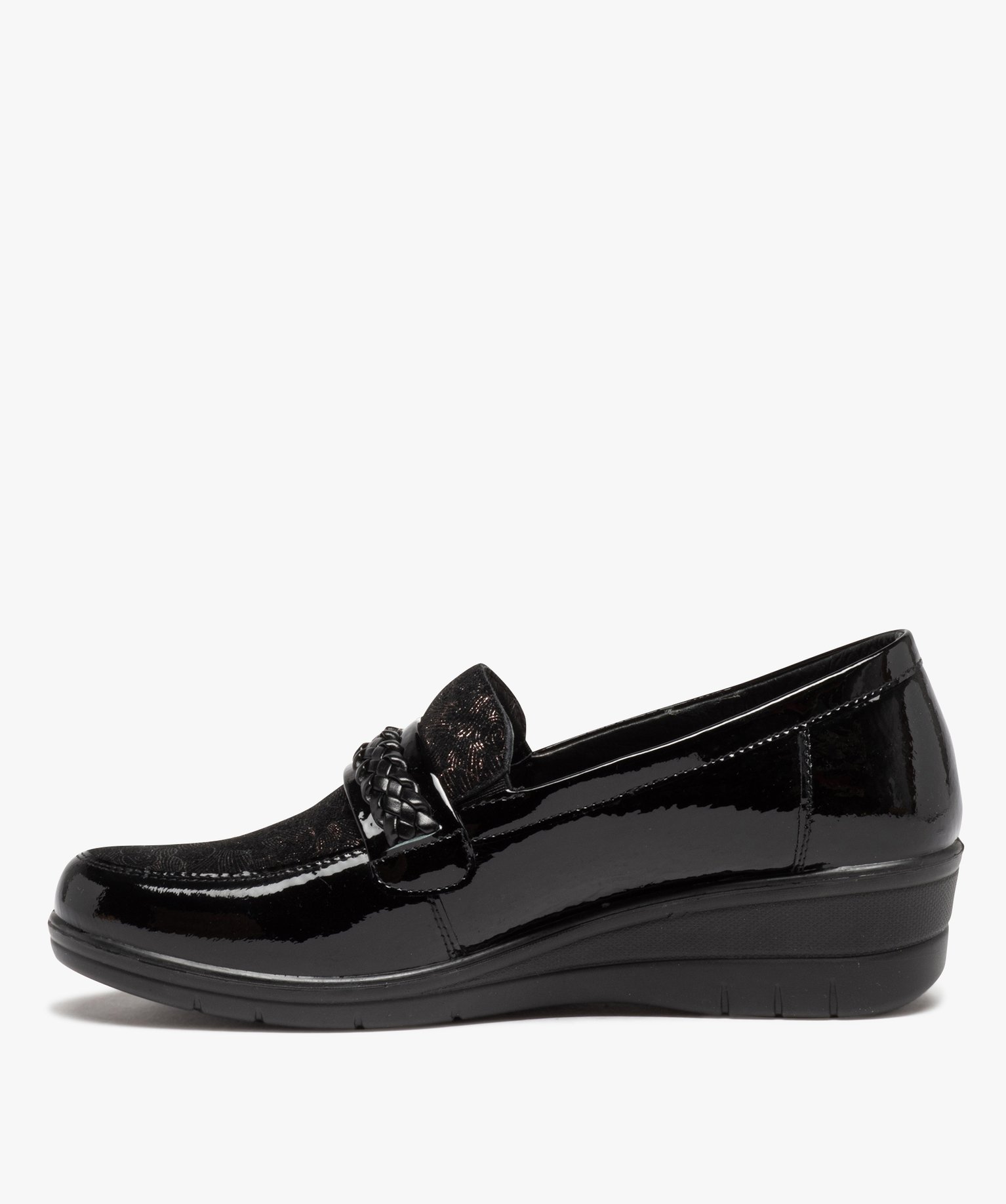 Mocassin confort avec dessus en cuir verni et talon compensé femme