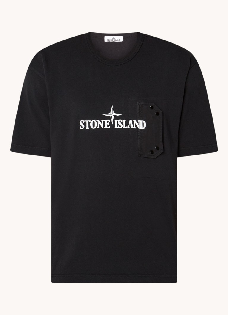 Μπλούζα Stone Island 21079 με τύπωμα λογότυπου και τσέπη στο στήθος