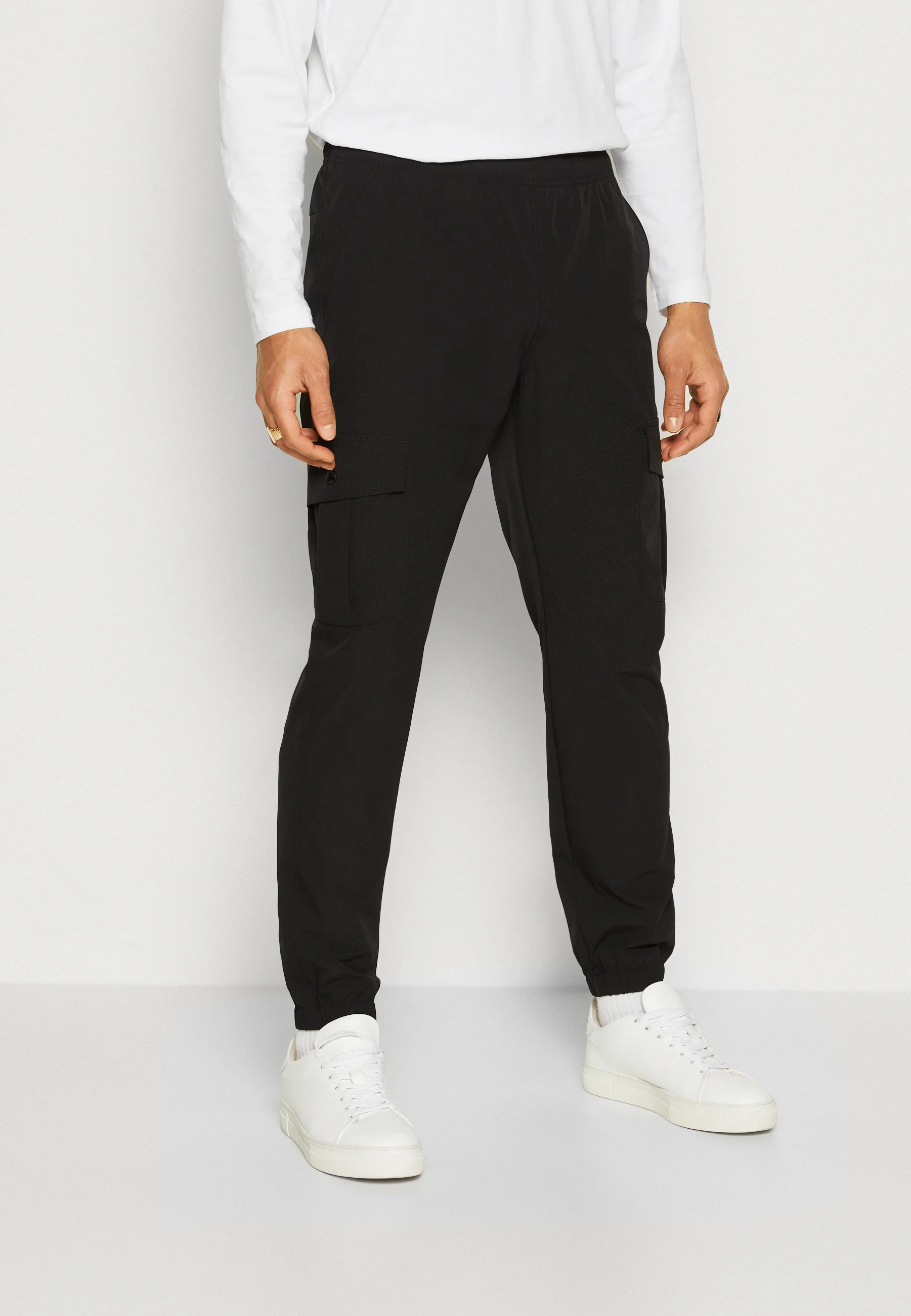 Pantalones cargo INDICODE JEANS