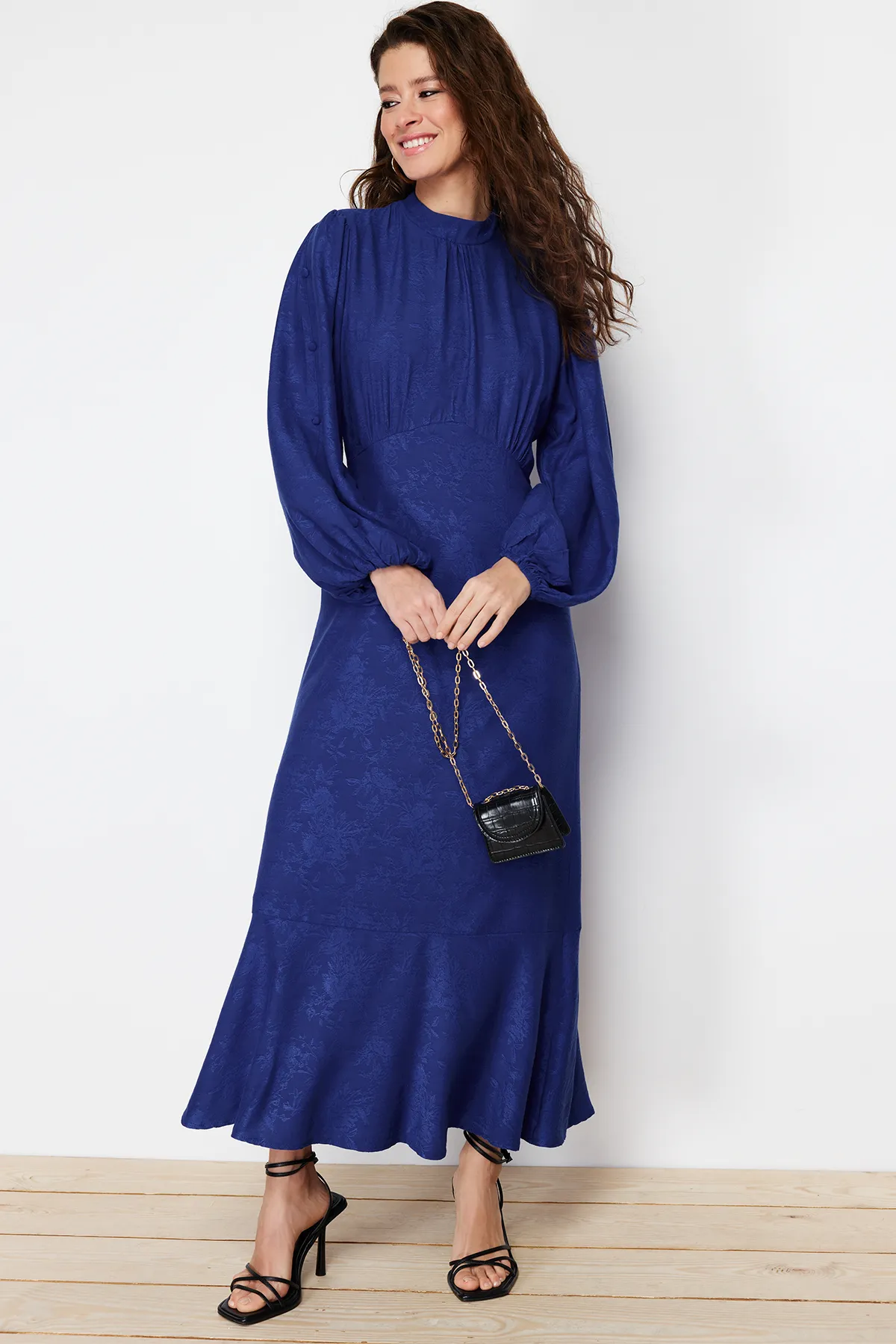 Trendyol Modest  Marineblaues Jacquard-Kleid mit Blumenmuster TCTSS24EB00064
