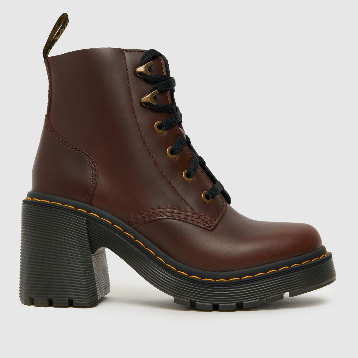 Dr Martens – Jesy – Mörkbruna stövlar med klack