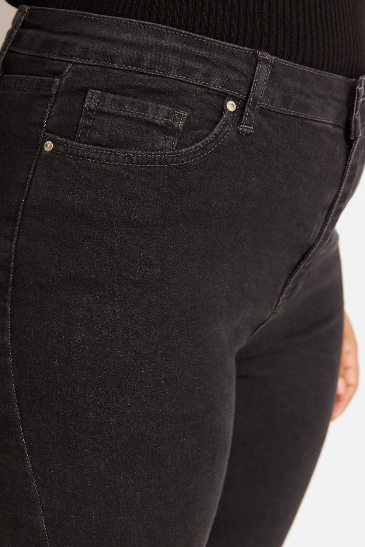 Trendyol Curve  Anthrazitfarbene Röhrenjeans mit hoher Taille TBBAW23JE00003