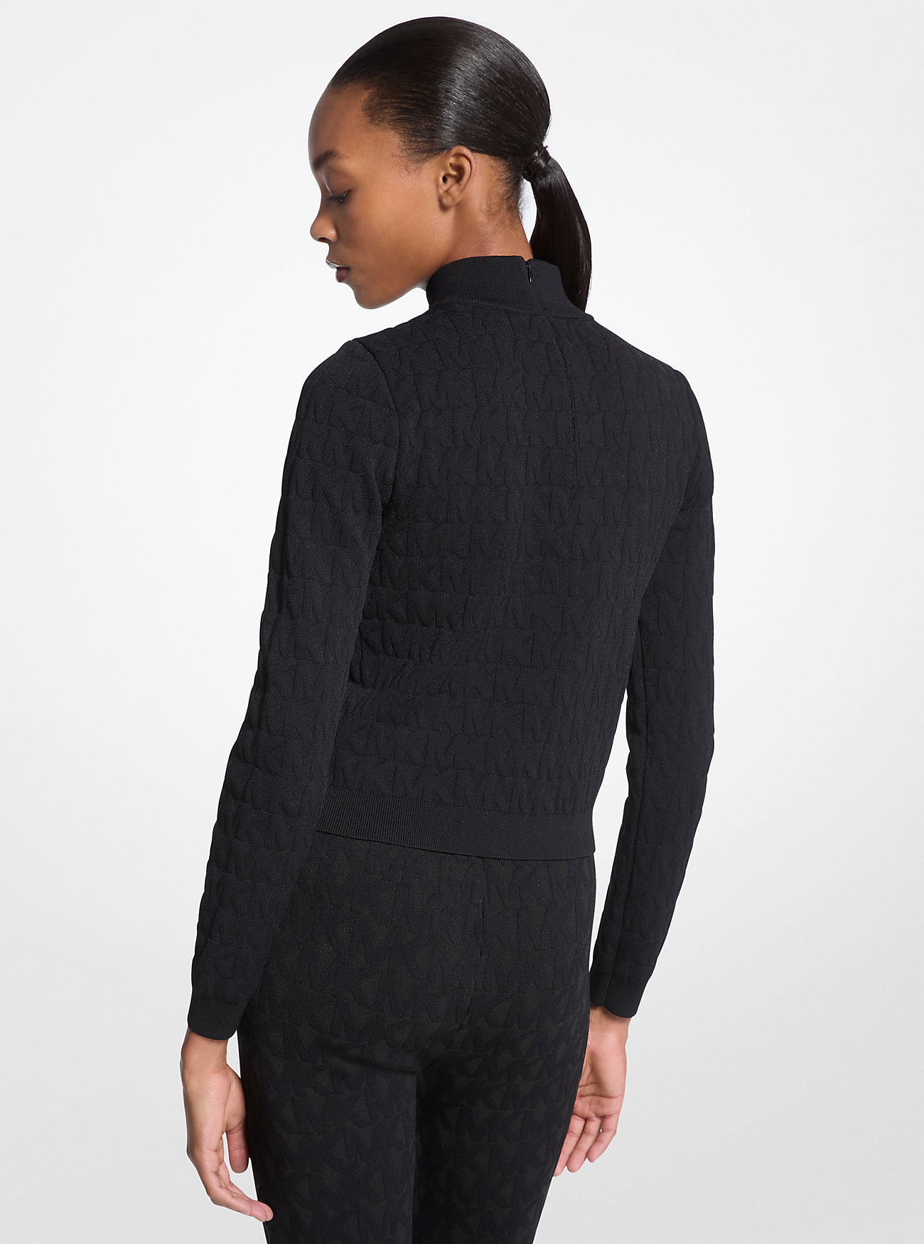 Topp med logo og jacquard-hals – SVART