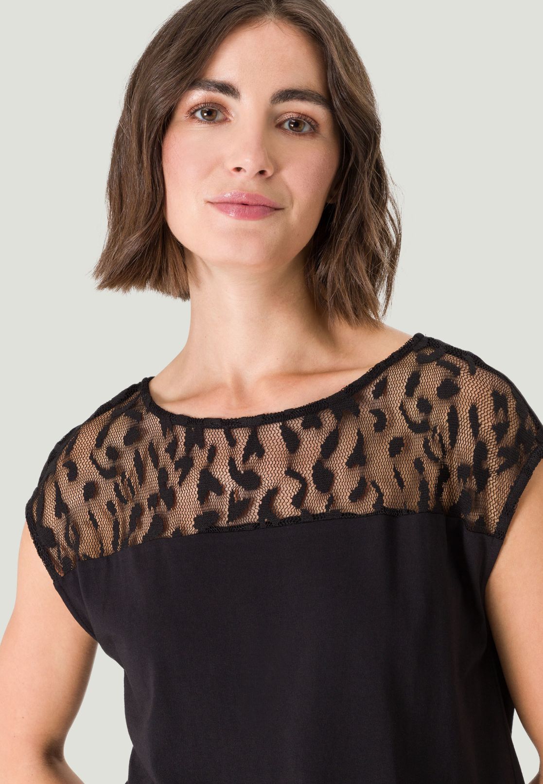 Shirt mit Netzeinsatz