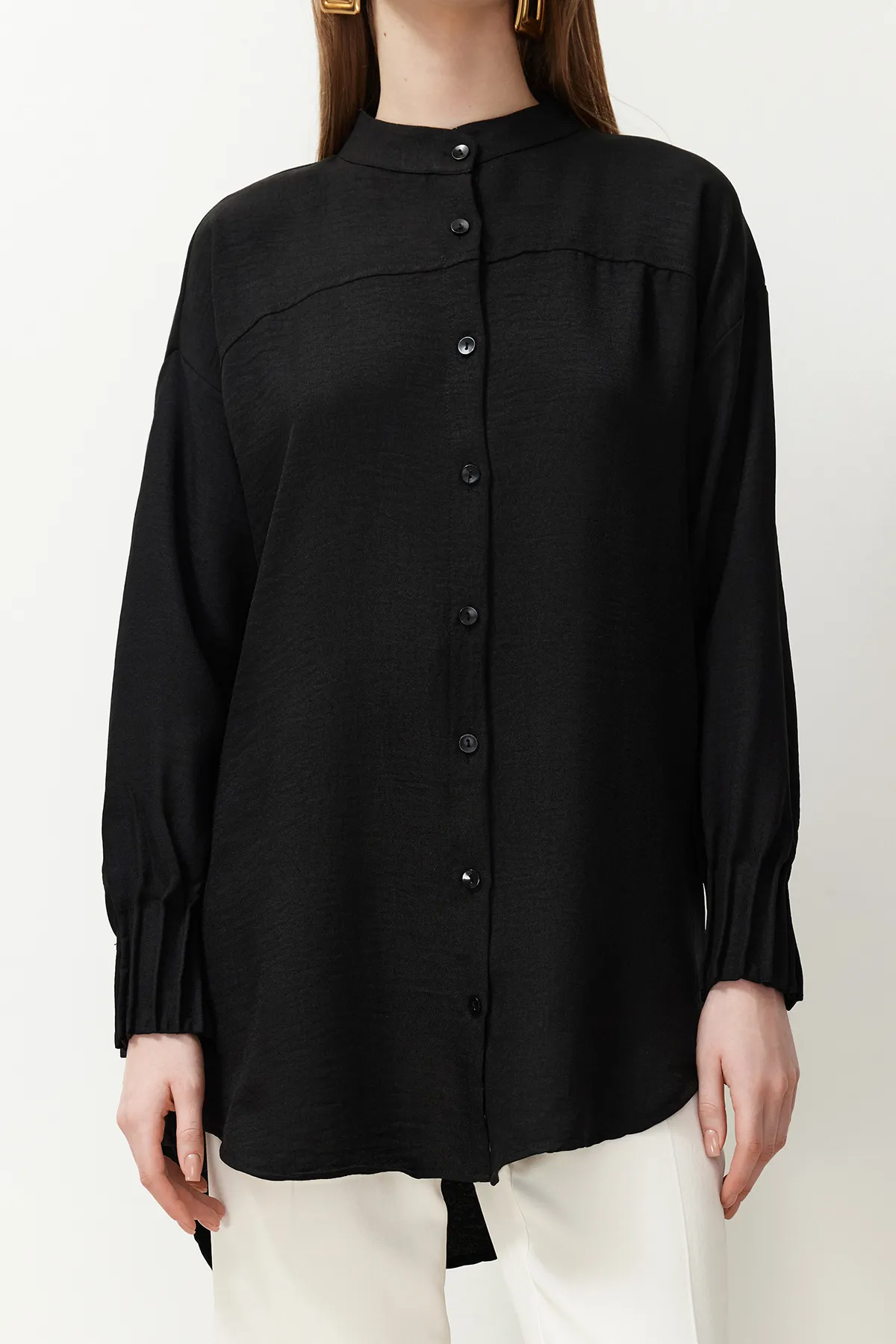 Trendyol Modest  Schwarzes Leinen-Aerobin-Gewebehemd TCTSS24TG00065