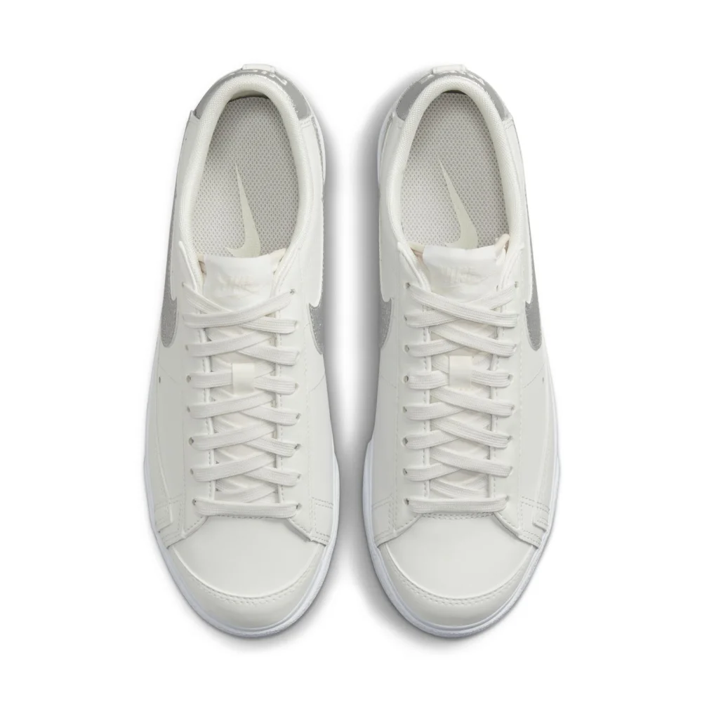 Nike Blazer Low Platform DQ7571-101 / weiss