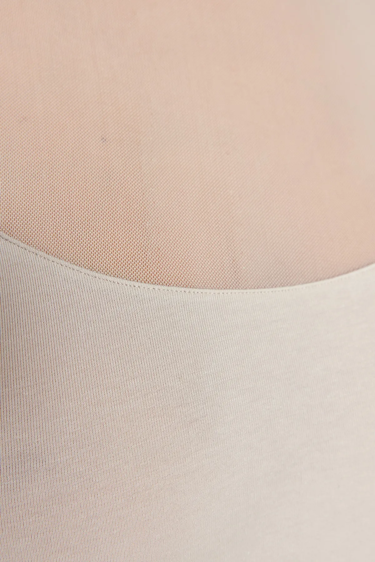 Trendyol Collection  Langarm-Strickbody mit Druckknöpfen aus Baumwolltüll in Steingrau THMAW22BD0135