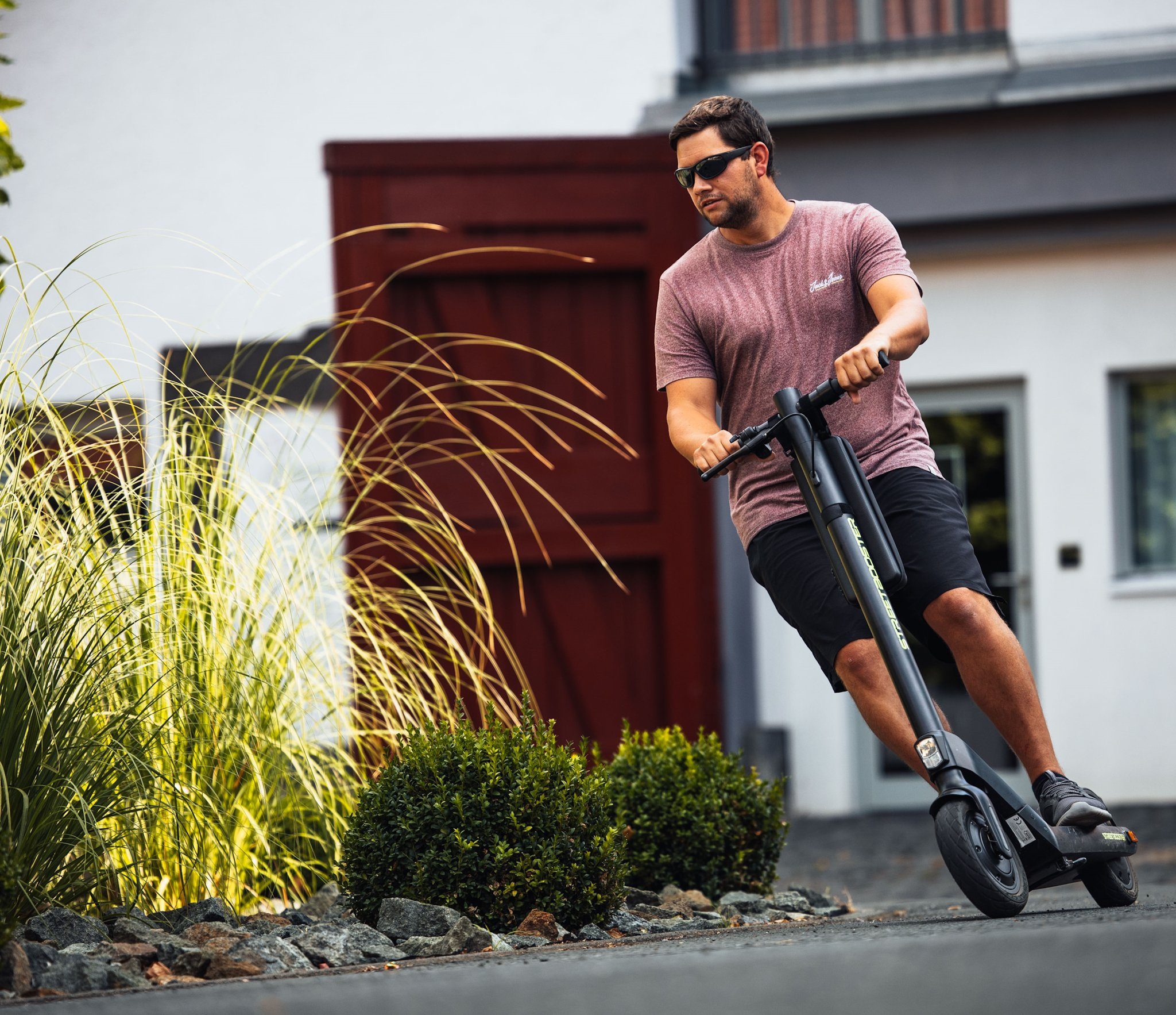 STREETBOOSTER E-Scooter E-Scooter STREETBOOSTER Two, 22.00 km/h, Straßenzulassung, klappbar, Wechselakku, 7 Jahre Ersatzteile, Service