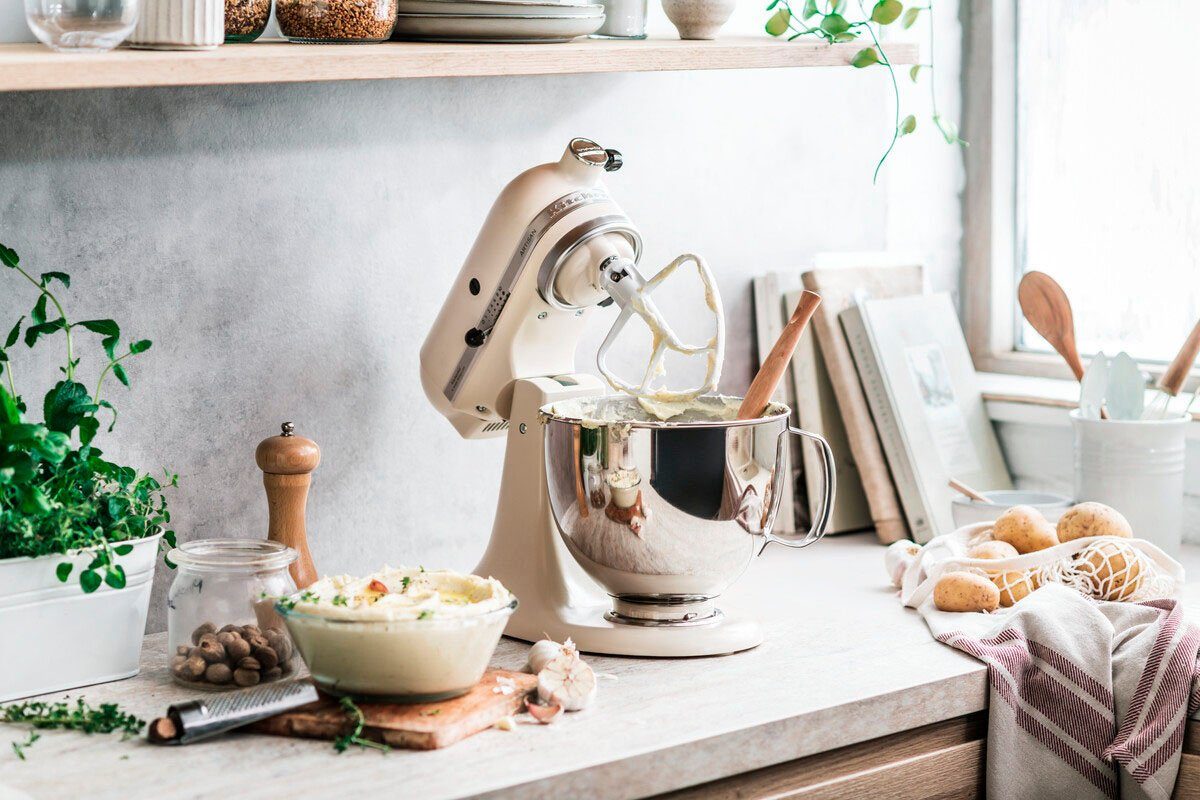 KitchenAid Küchenmaschine 5KSM125EFL FRESH LINEN, 300 W, 4,8 l Schüssel, Gratis Fleischwolf, Schüssel, Spritzgebäckvorsatz (Wert ca. 238,-UVP)