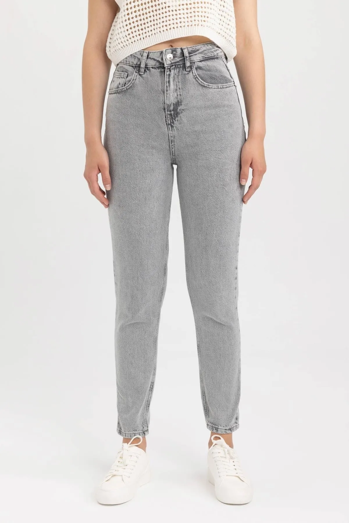 DeFacto  Lina Mom Fit, bequeme Passform, hohe Taille, leicht, schmales Bein, knöchellange Jeanshose A7491ax23sm
