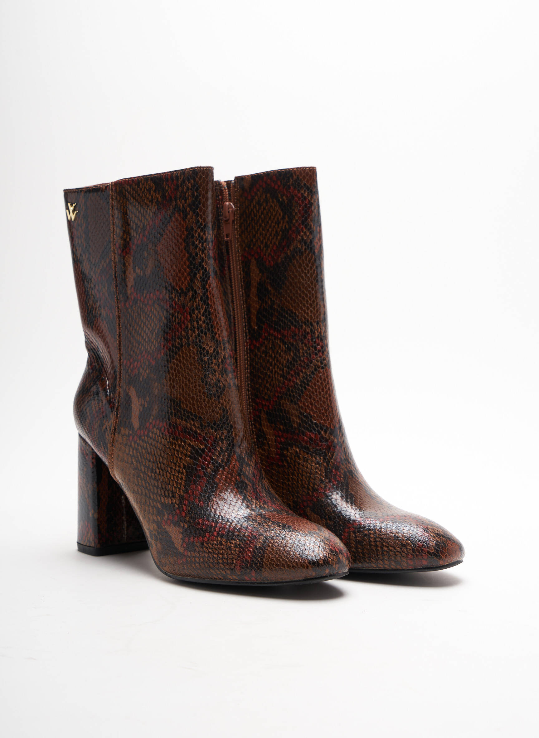 Vanessa Wu Bottines Femme couleur marron