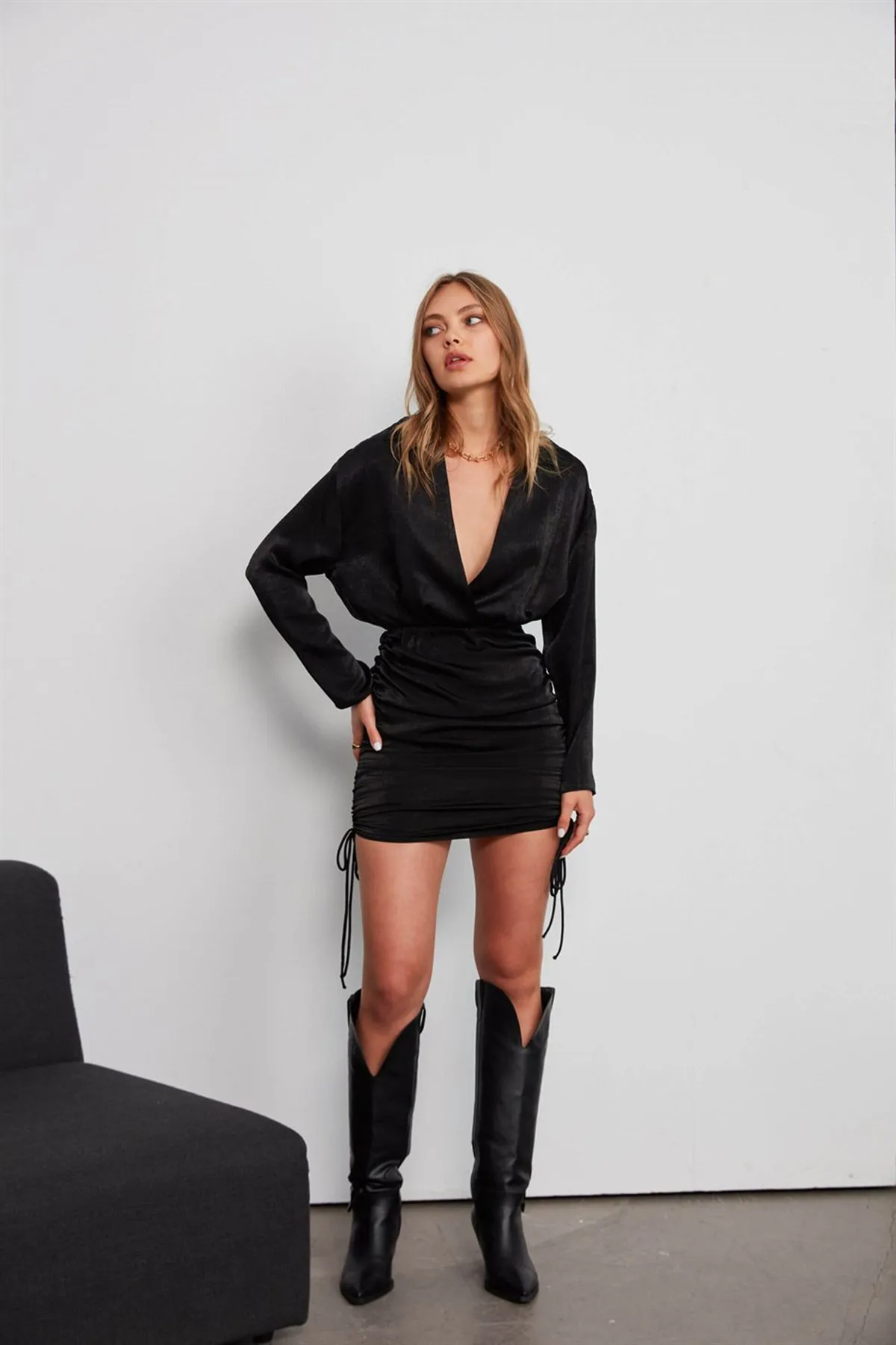 VATKALI  Raffendes, langärmliges Kleid in Schwarz